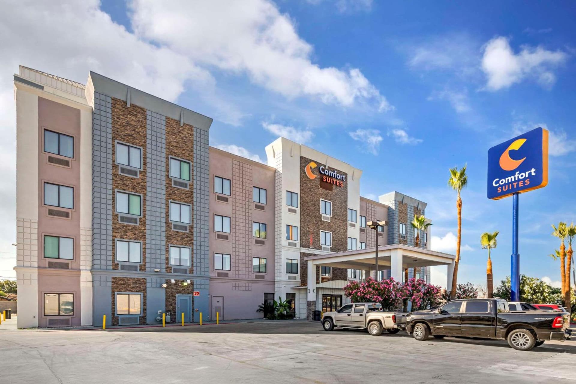 Comfort Suites Laredo - Nuevo Laredo interior in Laredo, TX — gallery photo 2