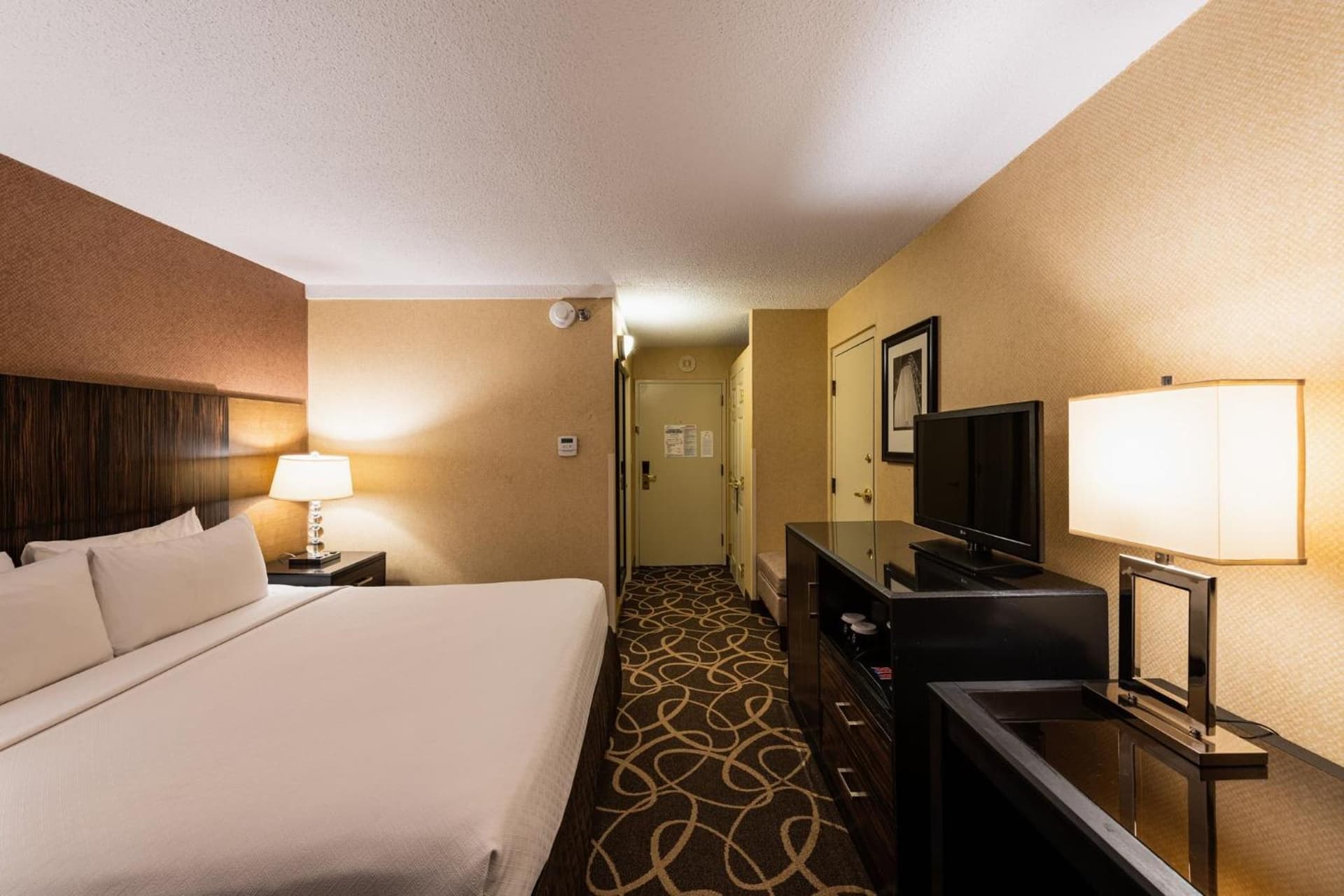 Crowne Plaza Newark Airport by IHG gallery photo in Elizabeth, NJ — image 4