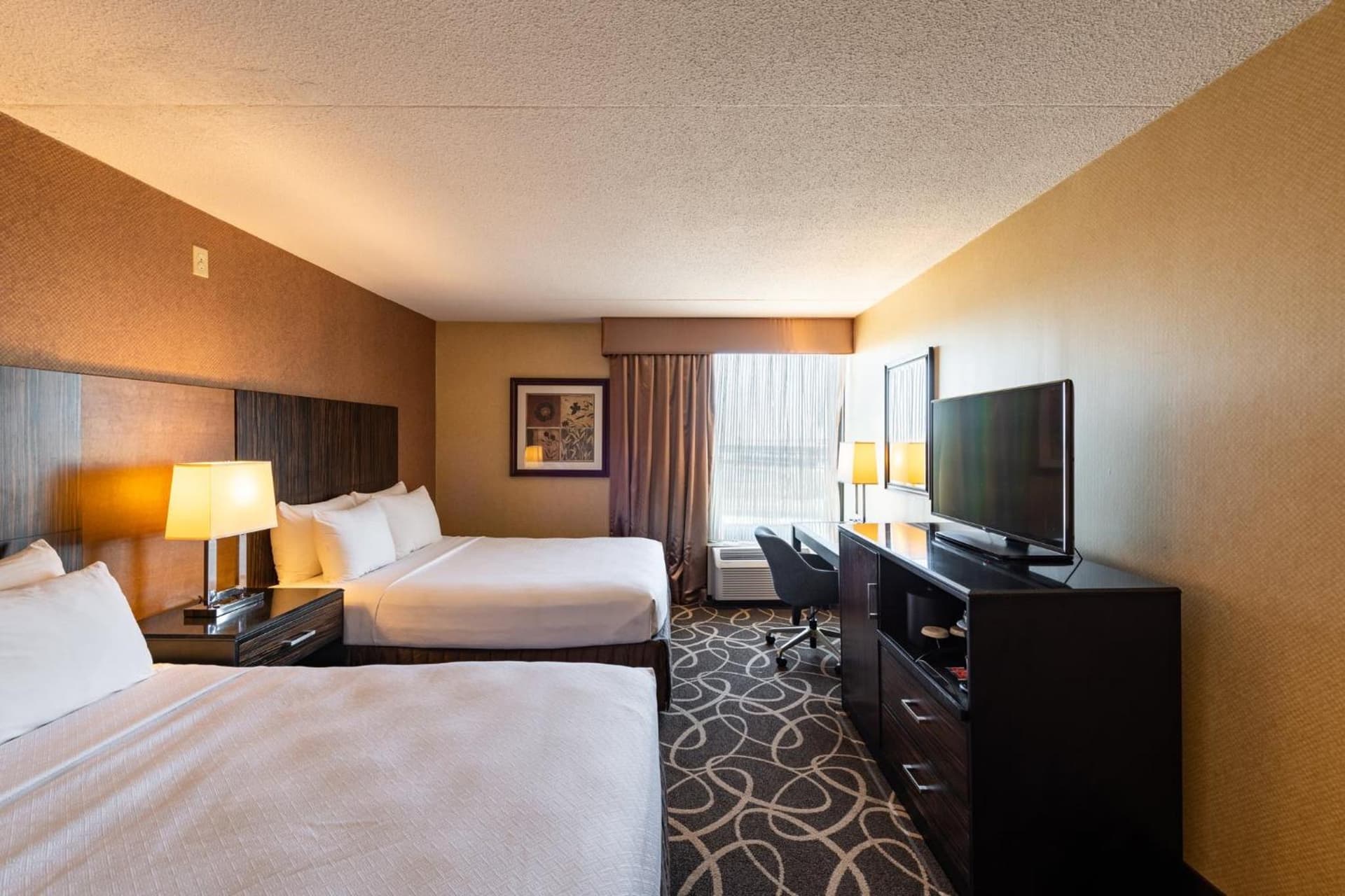 Crowne Plaza Newark Airport by IHG gallery photo in Elizabeth, NJ — image 28