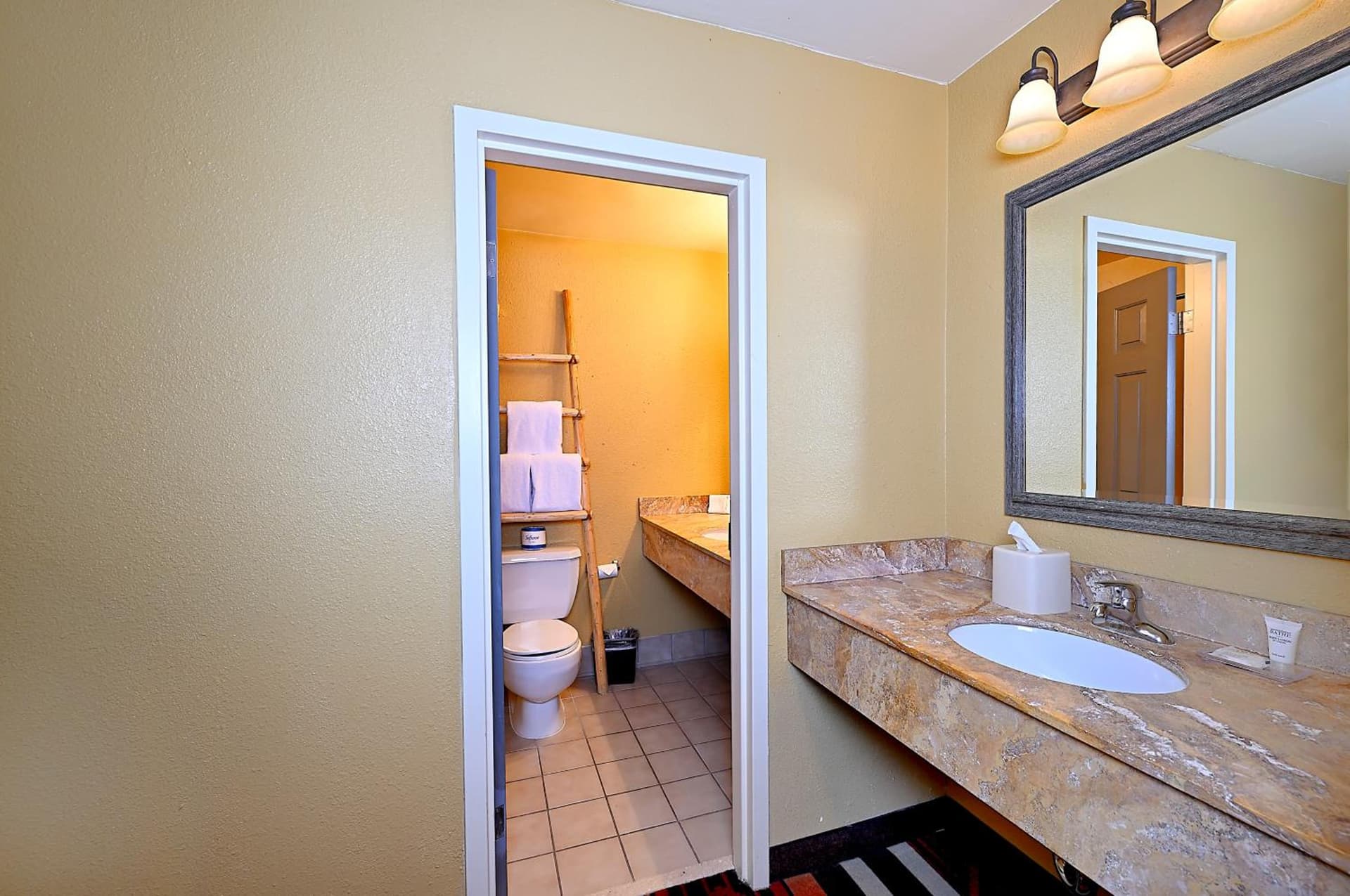 Hotel Glorieta property views in Santa Fe, NM — gallery photo 3