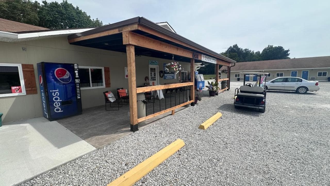 Beyonder Marine at Sterett Creek interior in Warsaw, MO — gallery photo 2