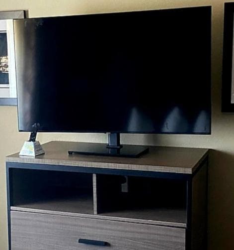Baymont by Wyndham Columbus interior in Columbus, TX — gallery photo 2
