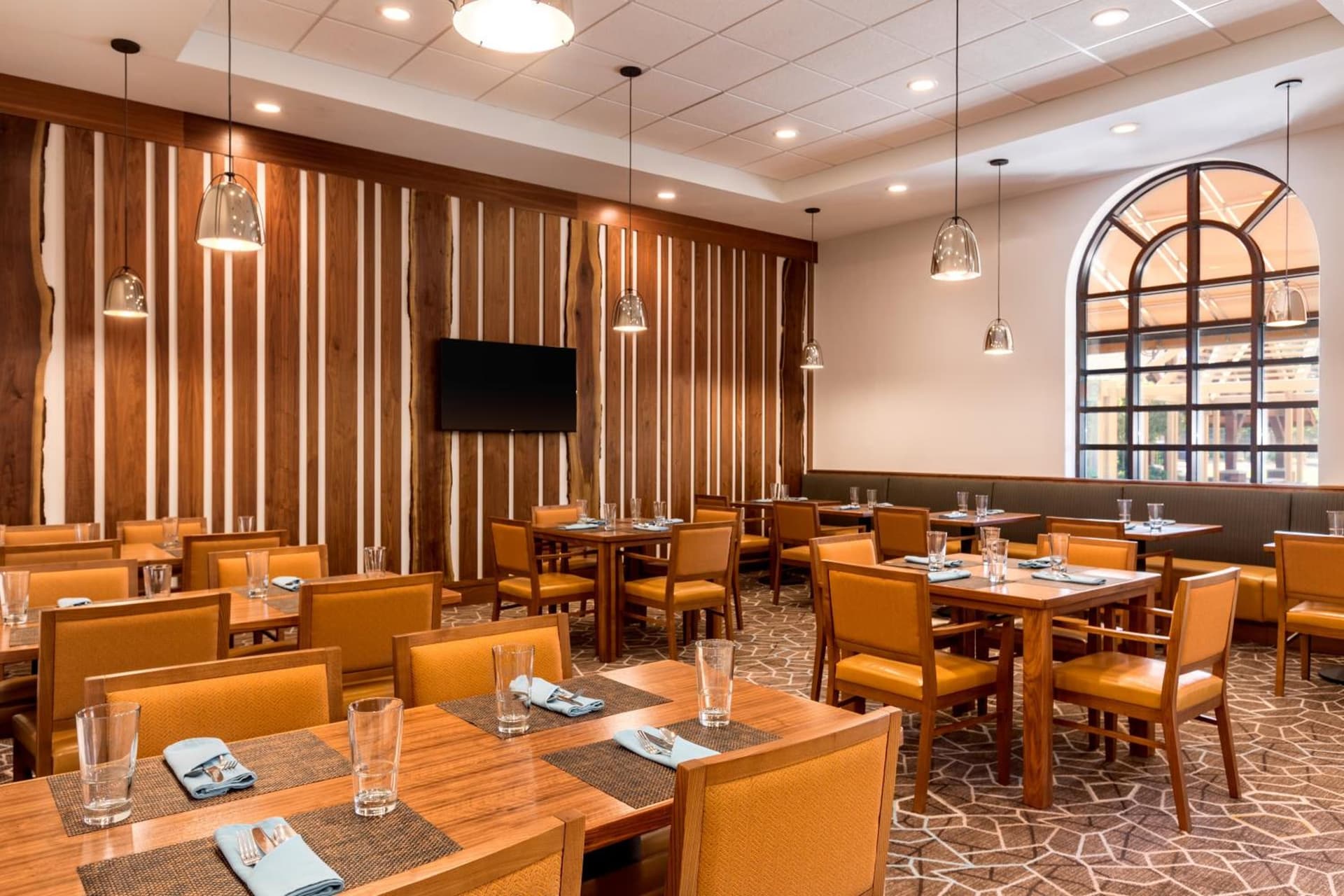 Embassy Suites Greenville Golf Resort & Conference Center gallery photo in Greenville, SC — image 5