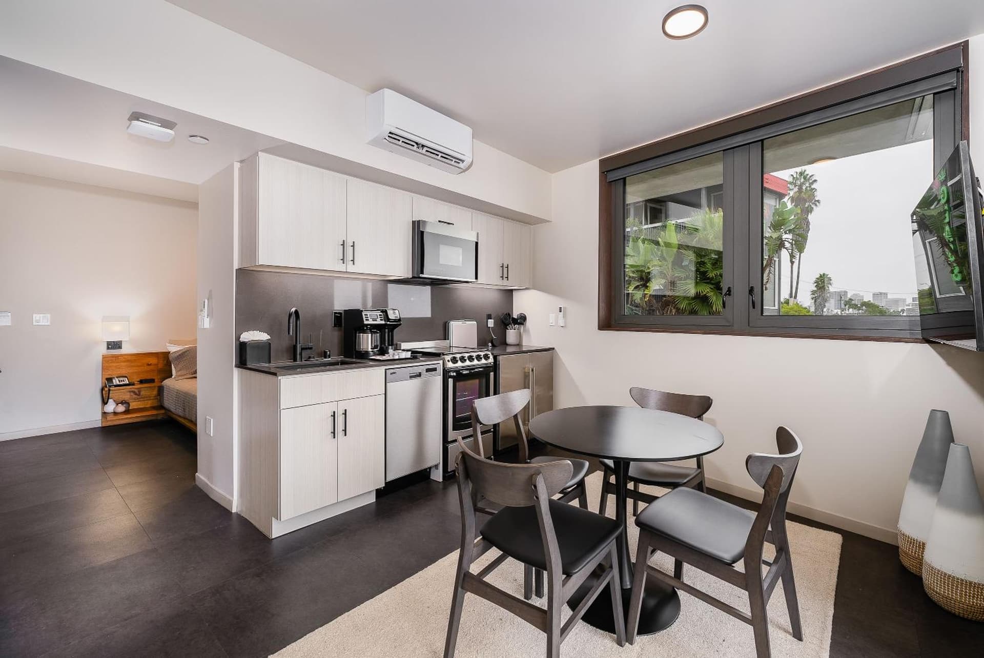 City24 Condo Hotel Little Italy Mission Hills interior in San Diego, CA — gallery photo 2