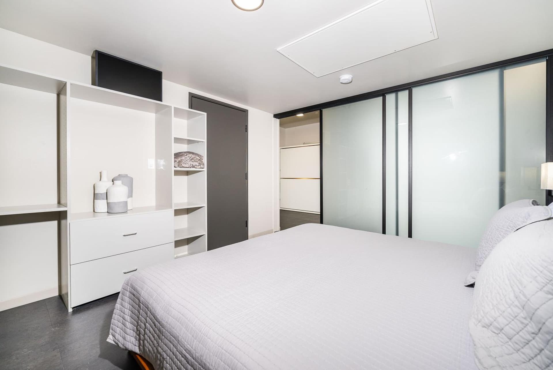 City24 Condo Hotel Little Italy Mission Hills gallery photo in San Diego, CA — image 11