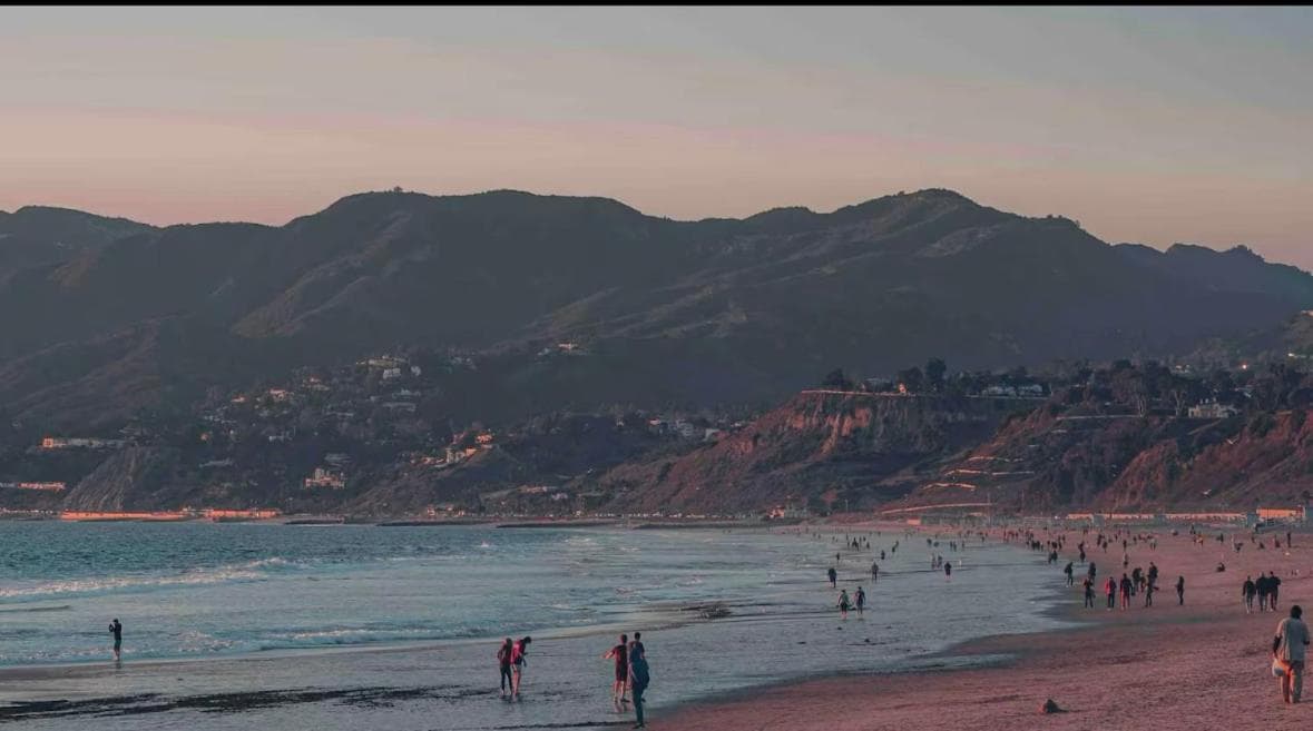 Vacation beach city lovely place property views in Los Angeles, CA — gallery photo 3
