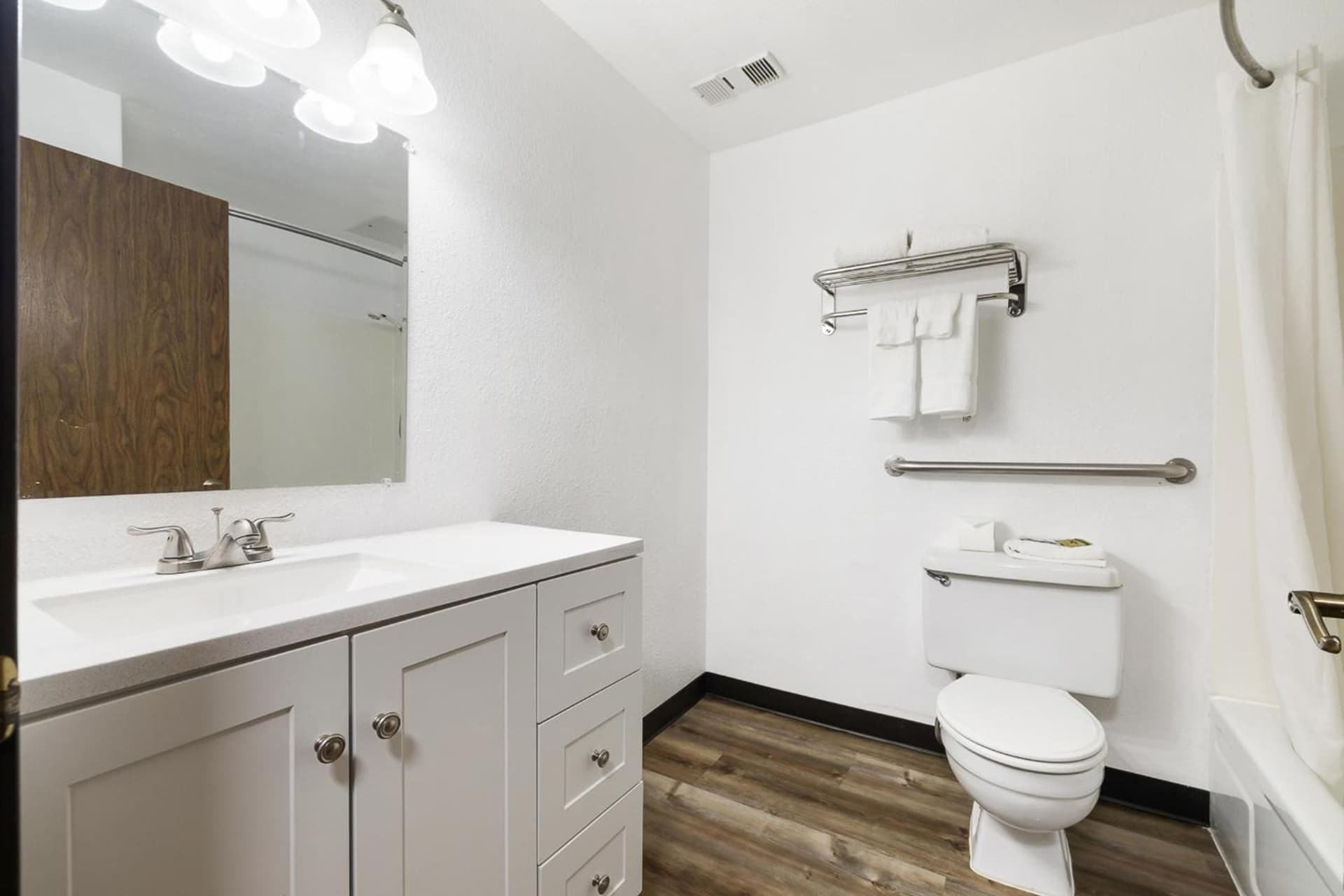 Kennewick Inn & Suites Tri Cities gallery photo in Kennewick, WA — image 6