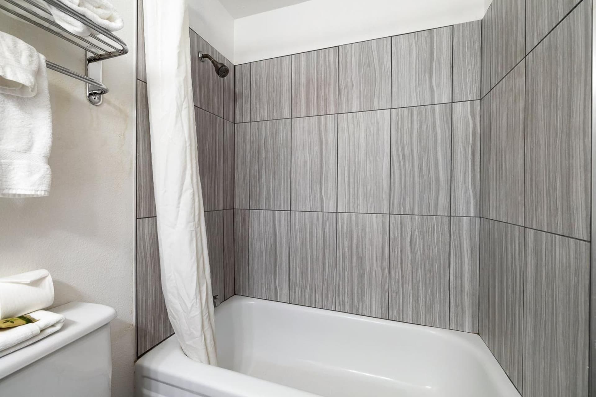 Kennewick Inn & Suites Tri Cities gallery photo in Kennewick, WA — image 18