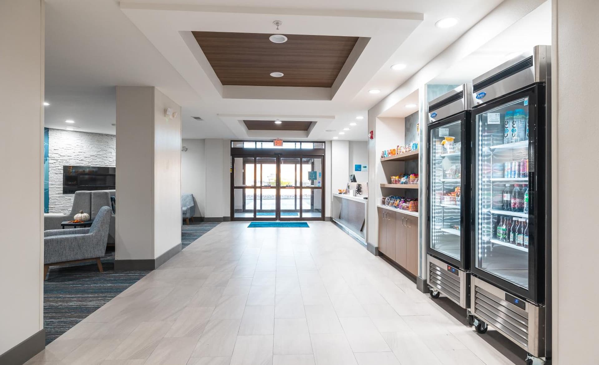Holiday Inn Express Hotel and Suites Saint Robert by IHG interior in Saint Robert, MO — gallery photo 2