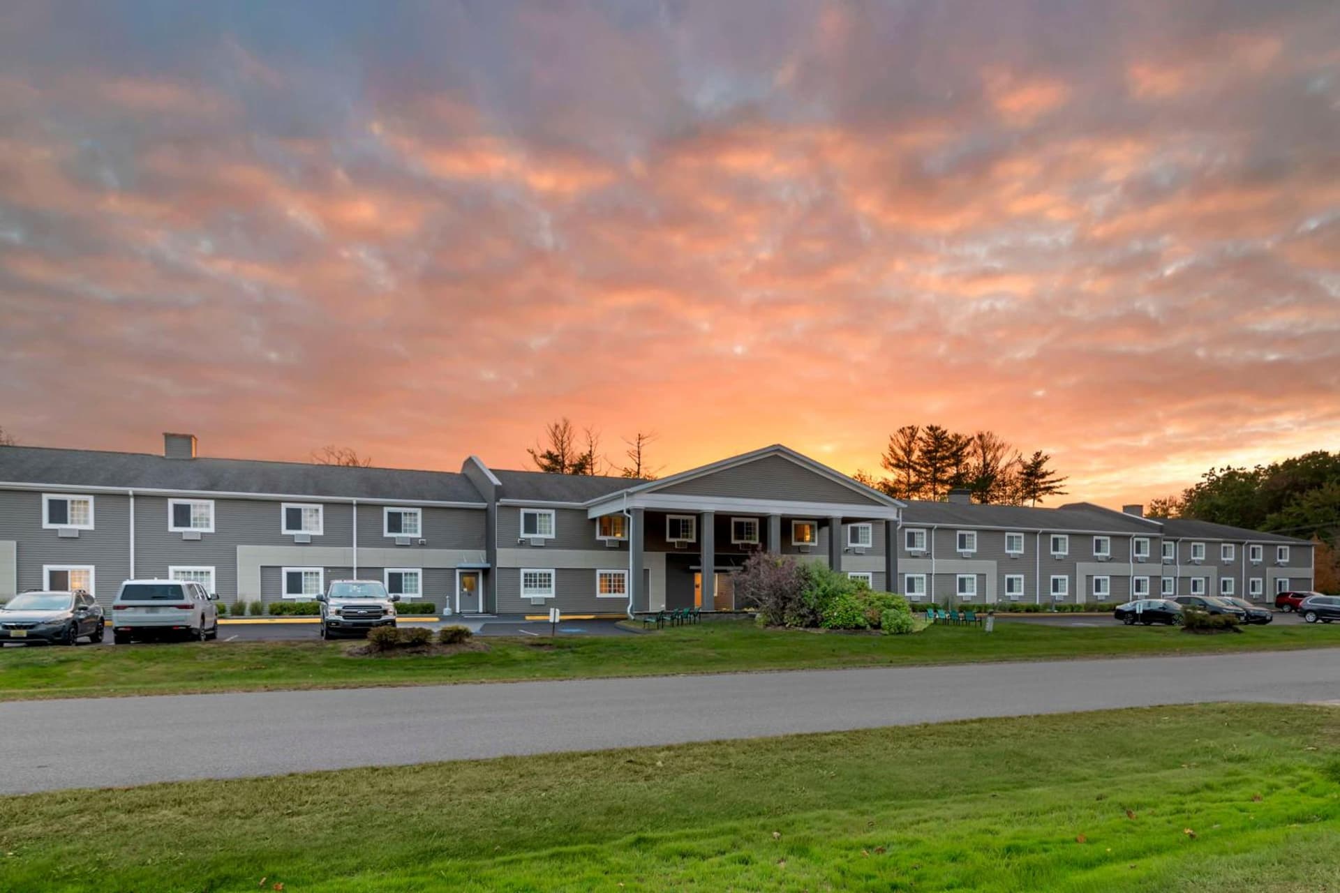 Best Western York Inn featured exterior or lobby in York, ME — similar hotel