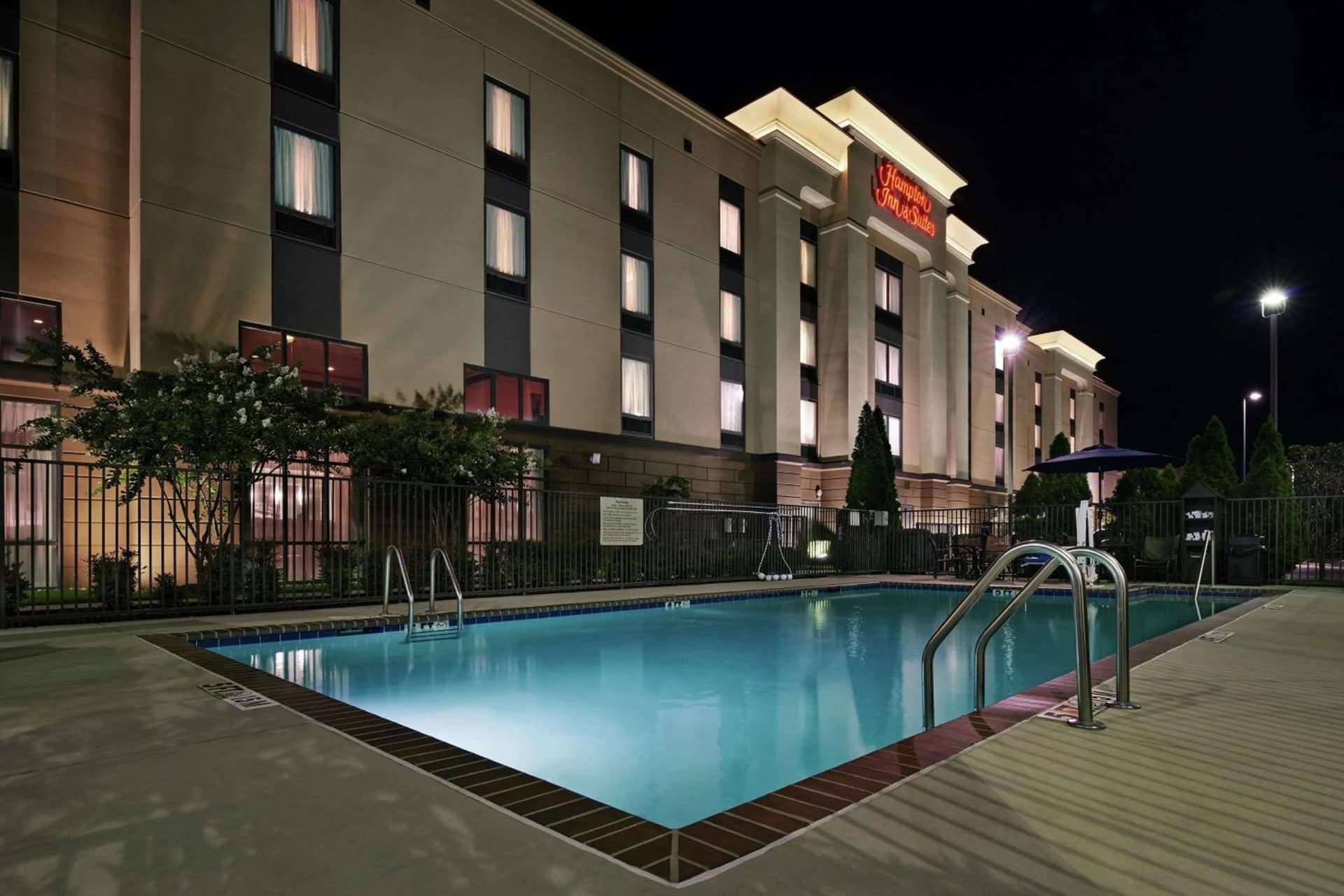 Hampton Inn & Suites Millington interior in Millington, TN — gallery photo 2