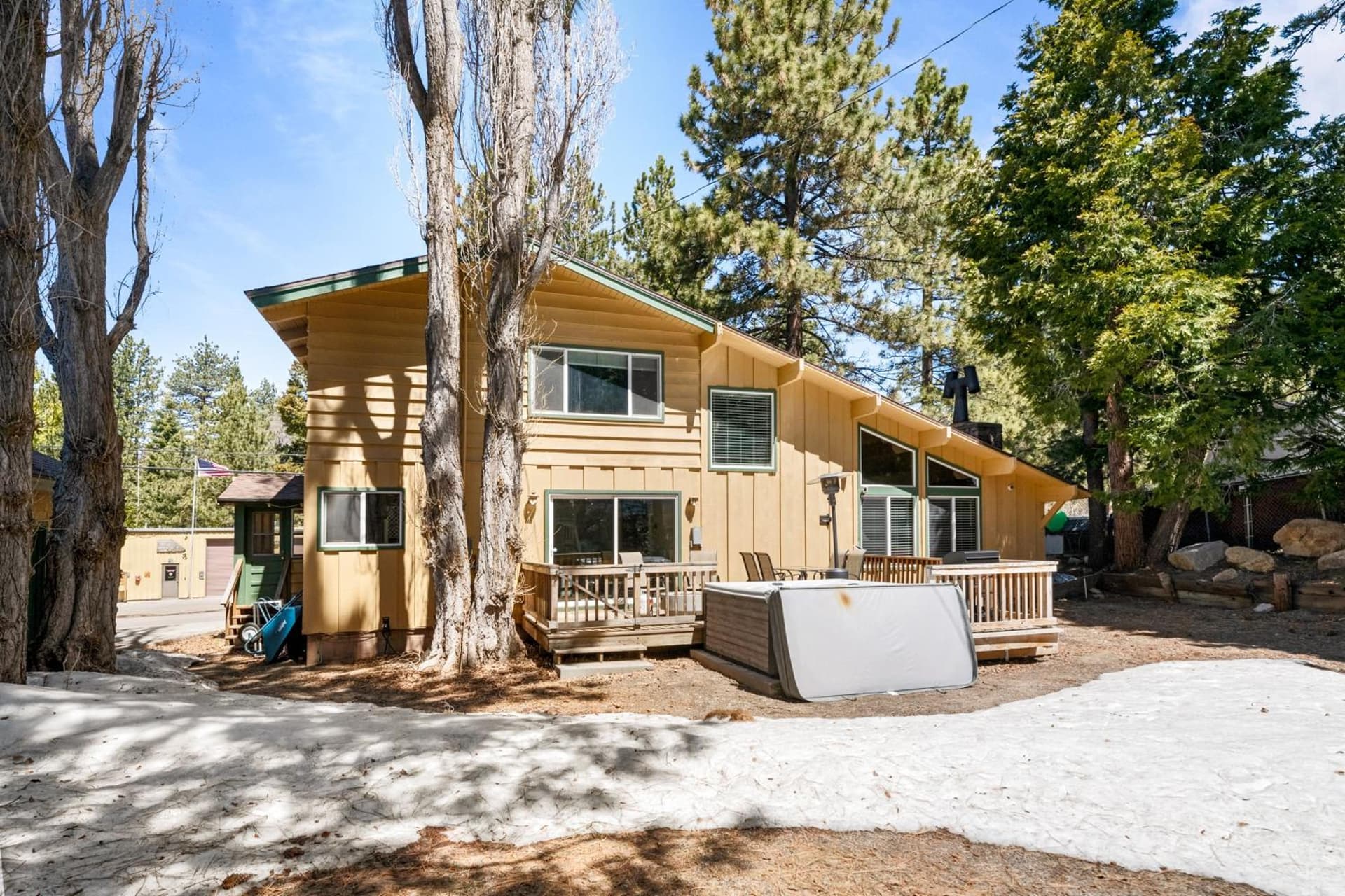 Green Valley Lake Escape by Rather Be Properties — hotel in Valle, Arizona