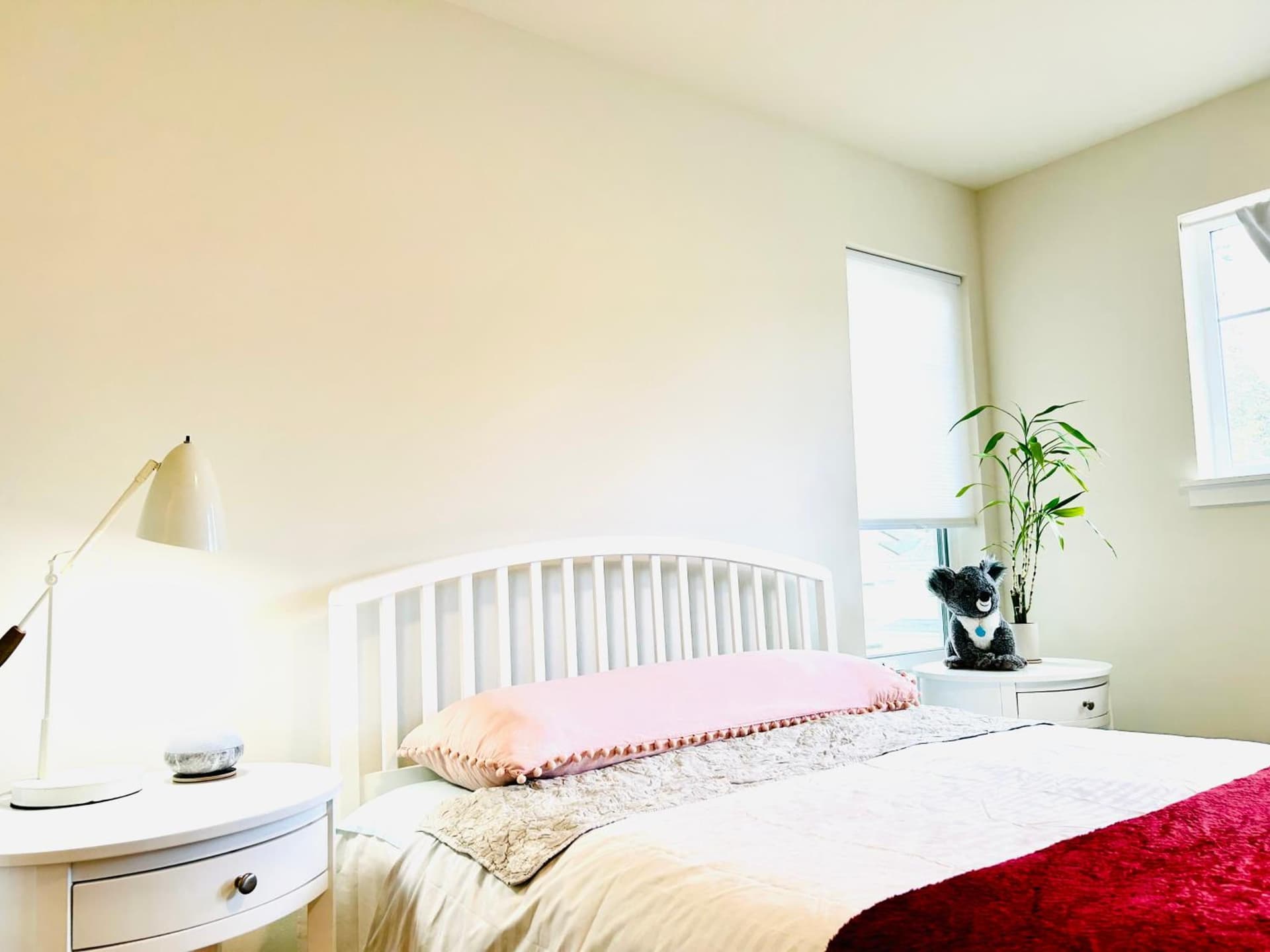 Cozy Ensuite 1b1b1wc wifiACparking gallery photo in Renton, WA — image 11