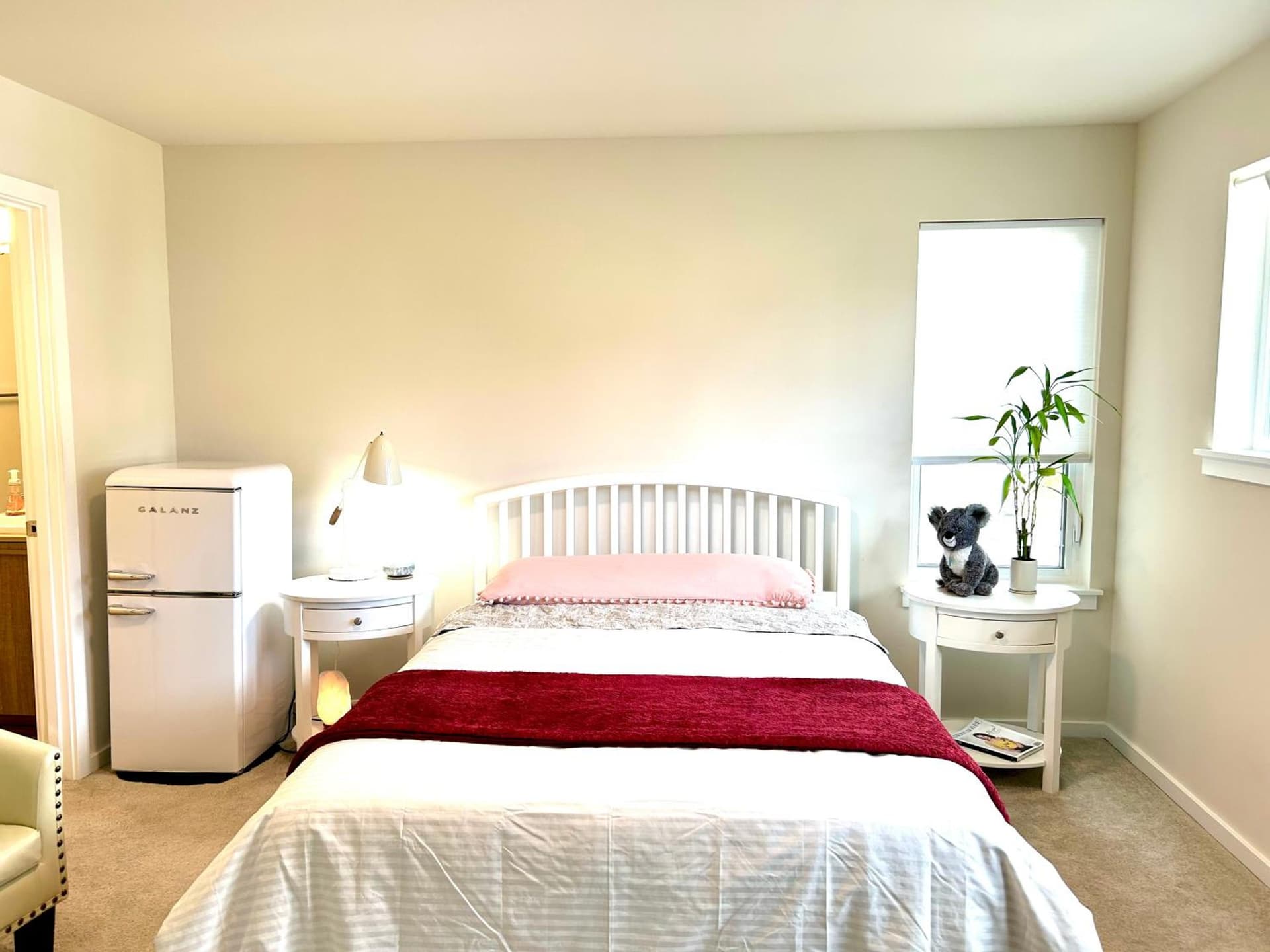 Cozy Ensuite 1b1b1wc wifiACparking gallery photo in Renton, WA — image 10