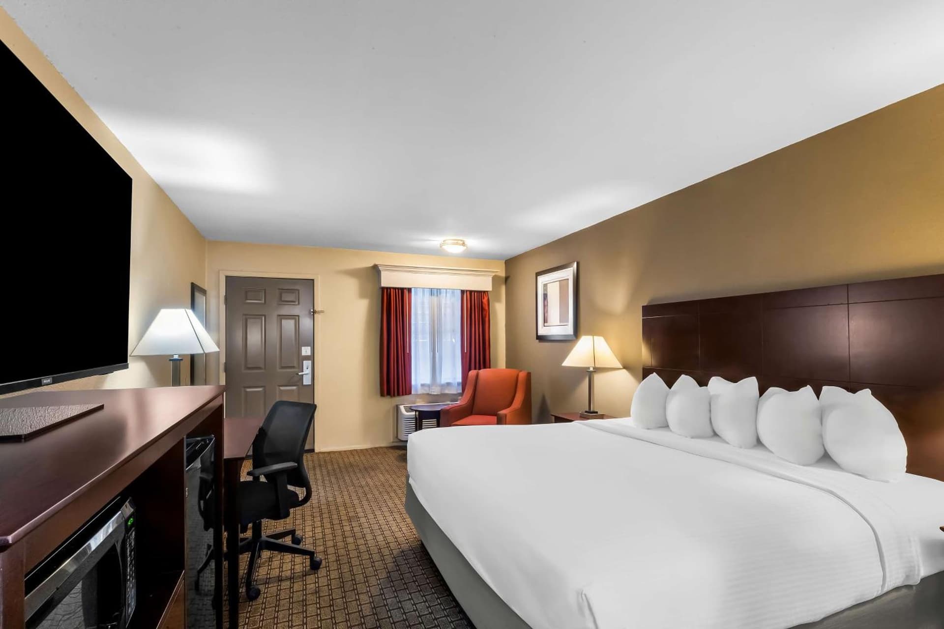Best Western Markita Inn interior in Durant, OK — gallery photo 2