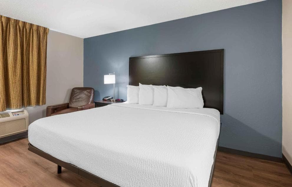 Extended Stay America Suites - Fort Wayne - South gallery photo in Fort Wayne, IN — image 16