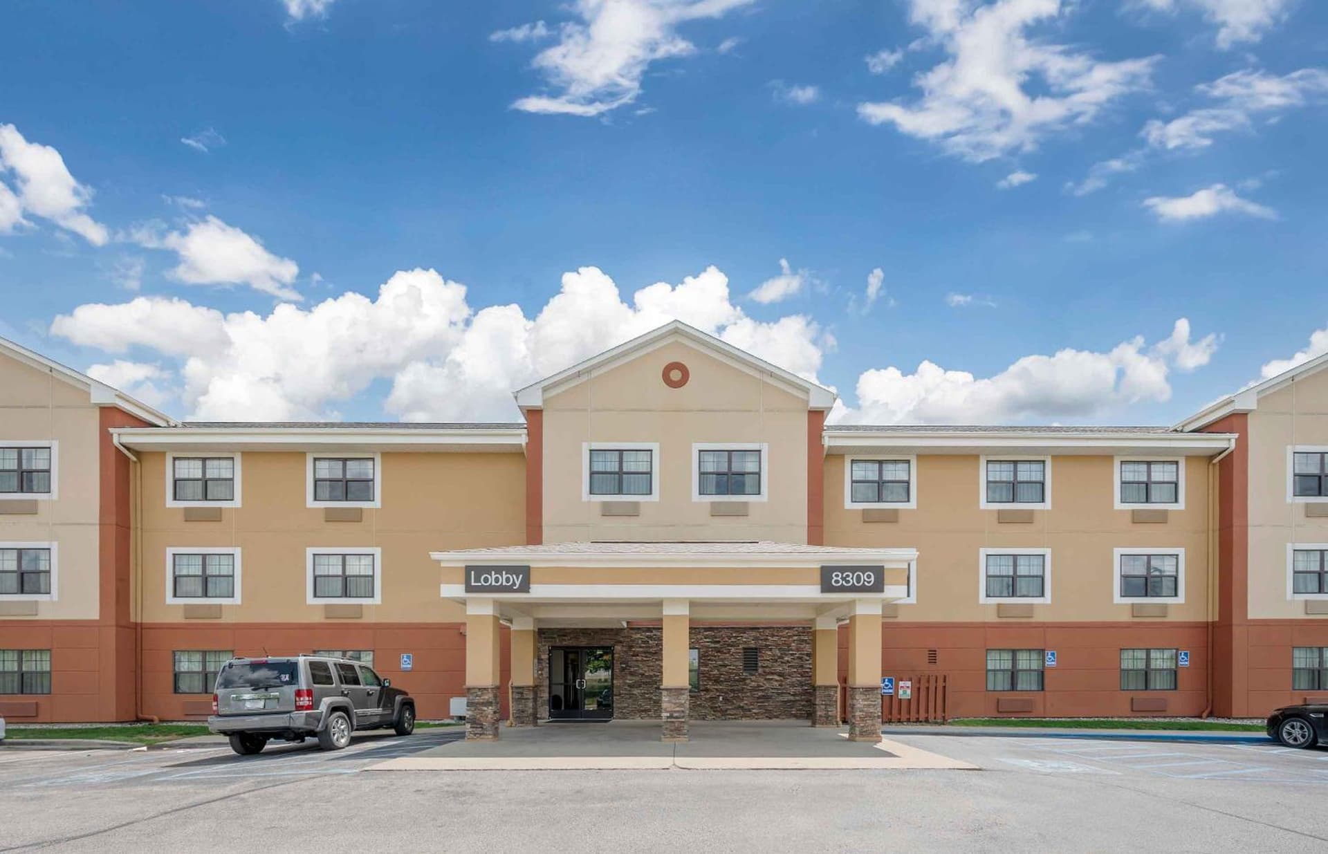 Extended Stay America Suites - Fort Wayne - South exterior or lobby in Fort Wayne, IN — main listing photo