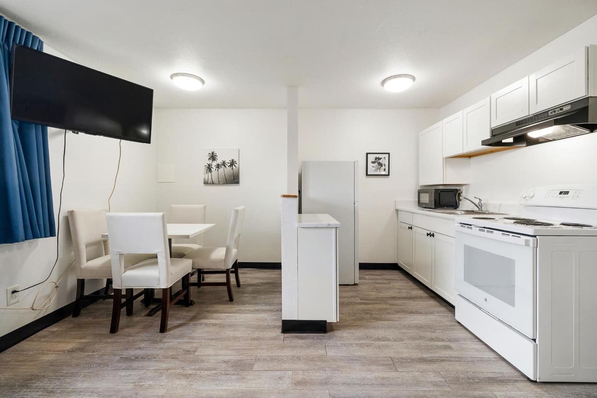 Kennewick Inn & Suites Tri Cities property views in Kennewick, WA — gallery photo 3
