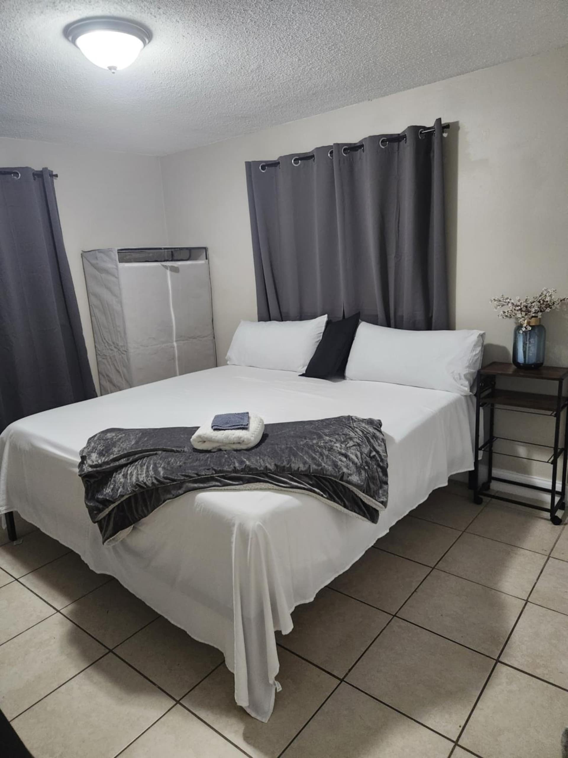 Tranquil Private Room Retreat — hotel in Sunrise, Florida
