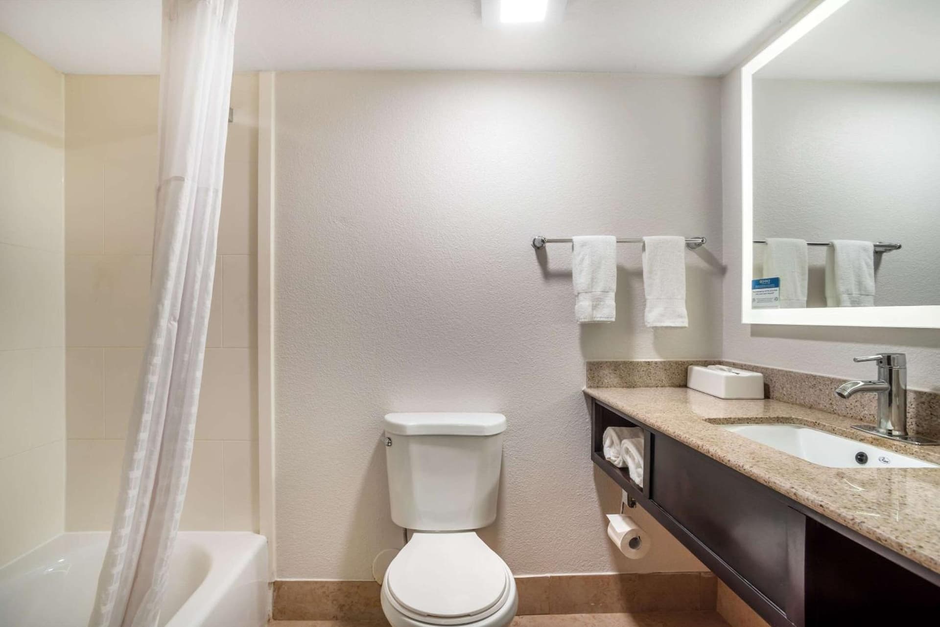Comfort Inn & Suites Lake Norman gallery photo in Cornelius, NC — image 11