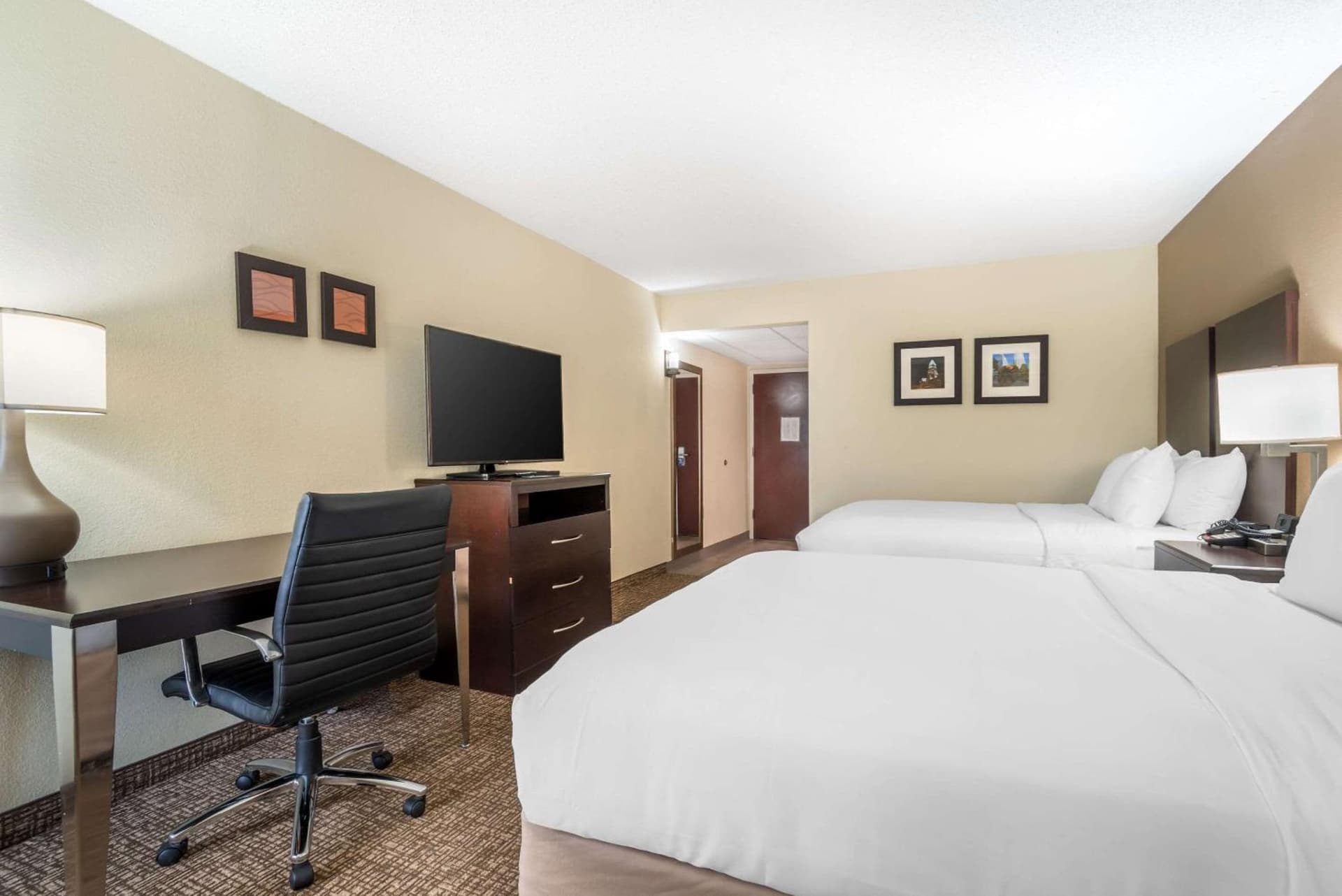 Comfort Inn & Suites Lake Norman property views in Cornelius, NC — gallery photo 3
