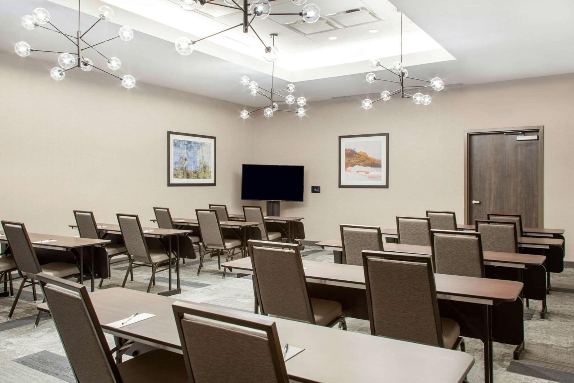 Hilton Garden Inn North Phoenix Scottsdale property views in Phoenix, AZ — gallery photo 3