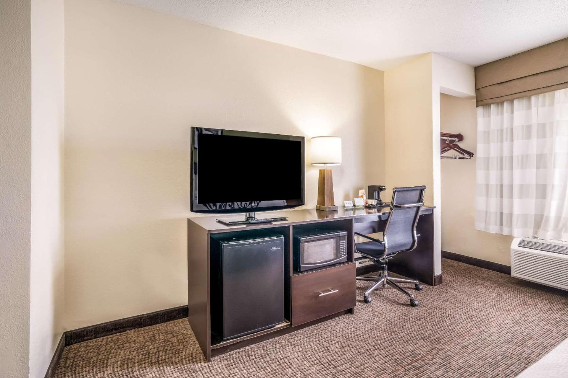 Sleep Inn & Suites Jacksonville near Camp Lejeune gallery photo in Jacksonville, NC — image 13