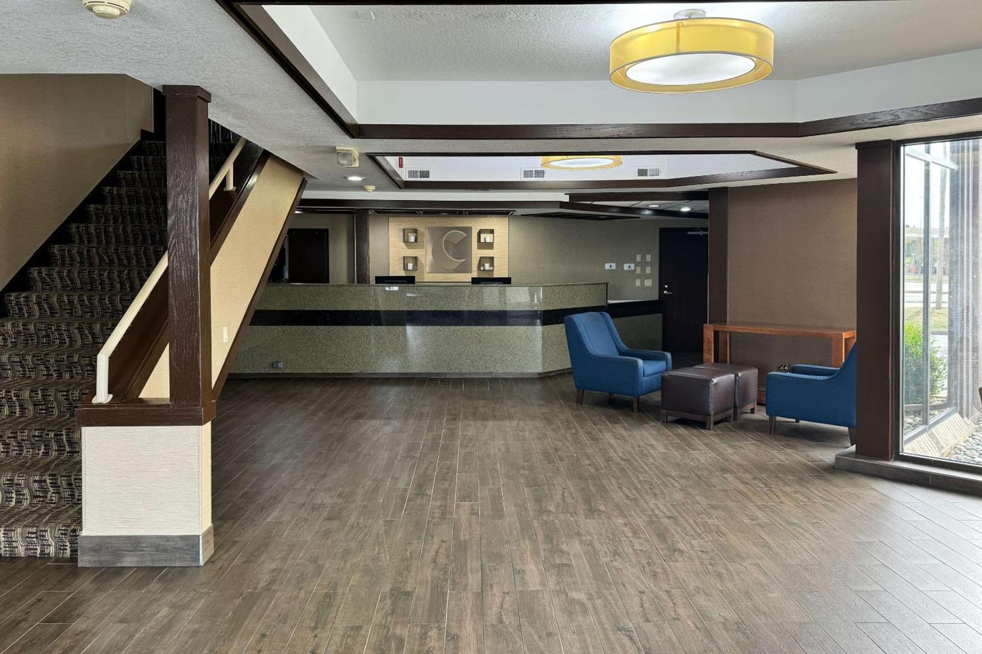 Comfort Inn Maumee - Perrysburg Area interior in Maumee, OH — gallery photo 2