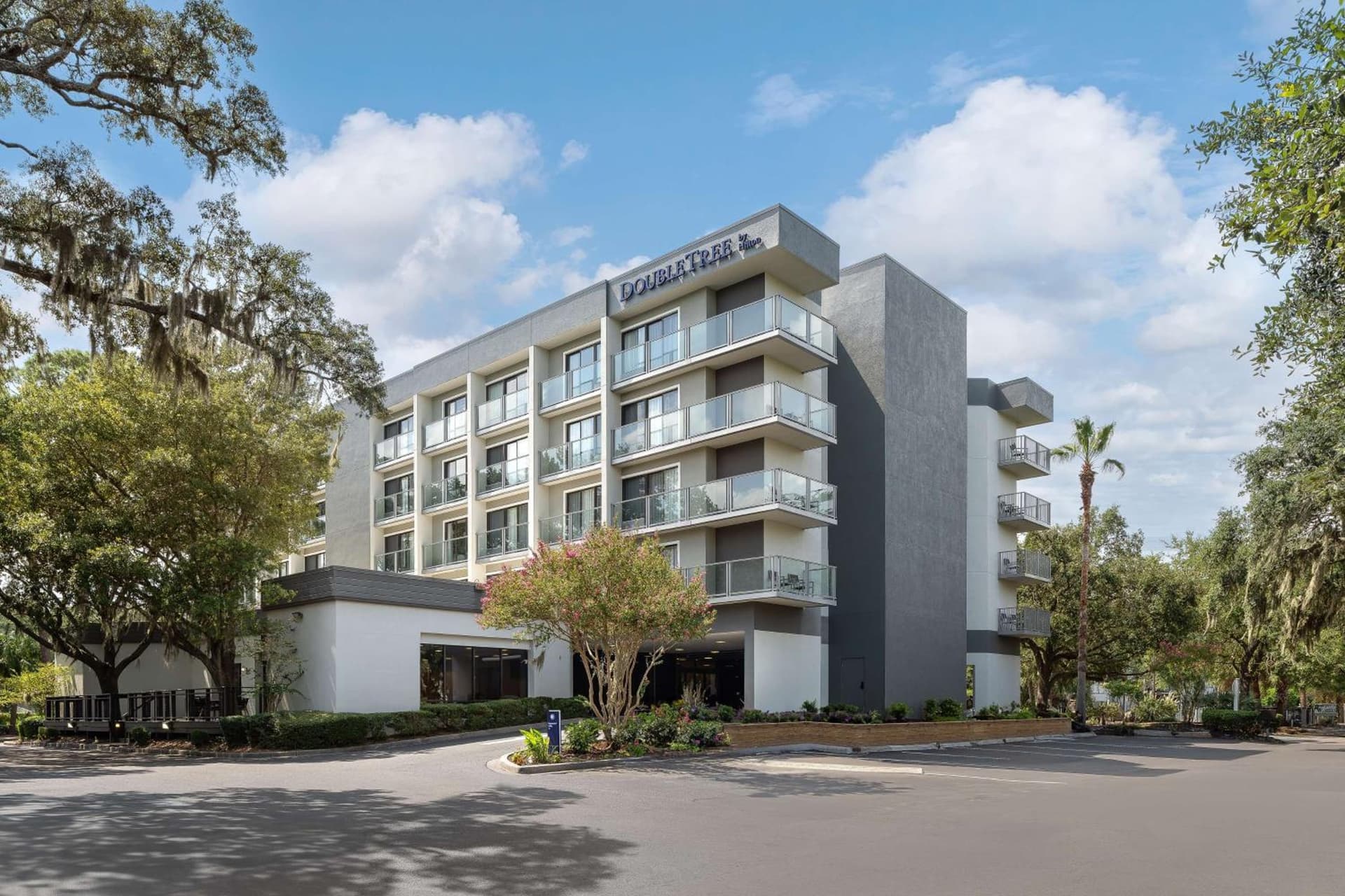 DoubleTree by Hilton Hilton Head Island interior in Hilton Head Island, SC — gallery photo 2