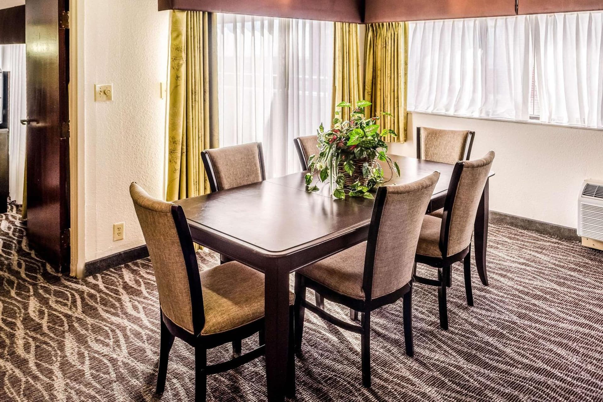 Fairfield by Marriott Inn & Suites Charleston Downtown gallery photo in Charleston, SC — image 25