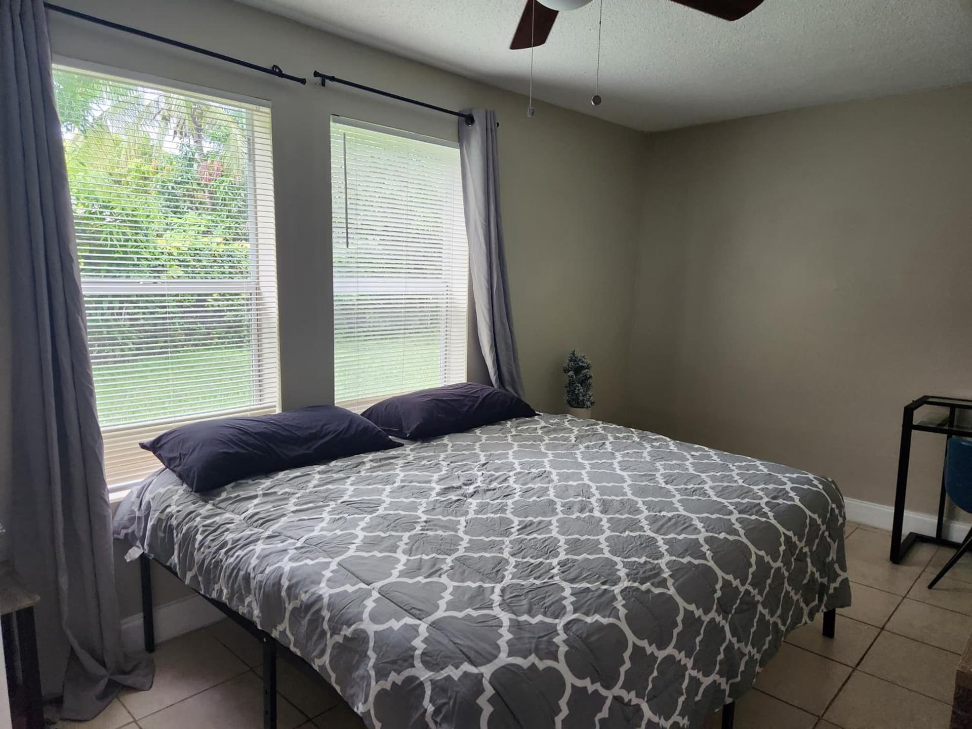 Tranquil Private Room Retreat gallery photo in Sunrise, FL — image 7