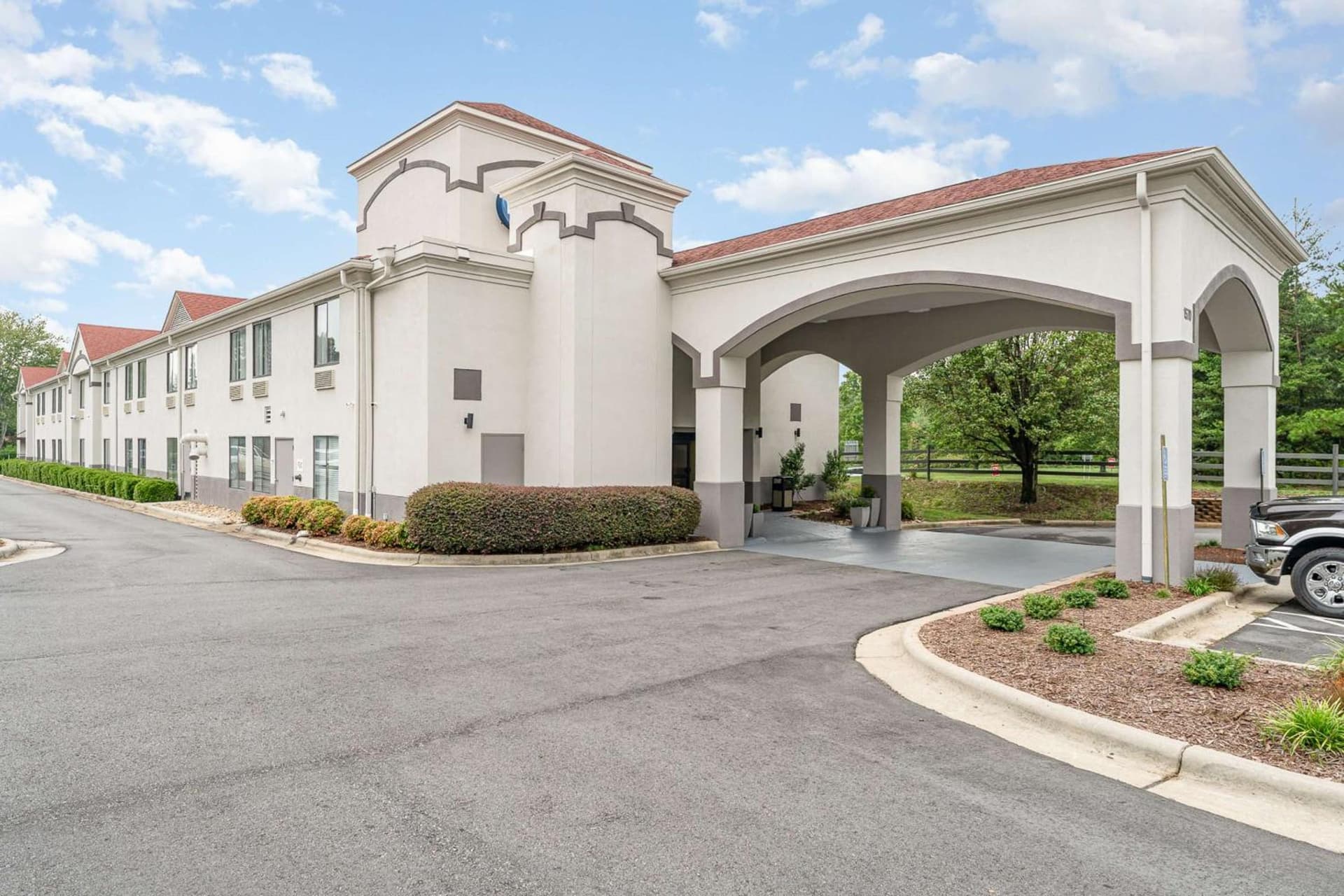 Best Western Kernersville interior in Kernersville, NC — gallery photo 2