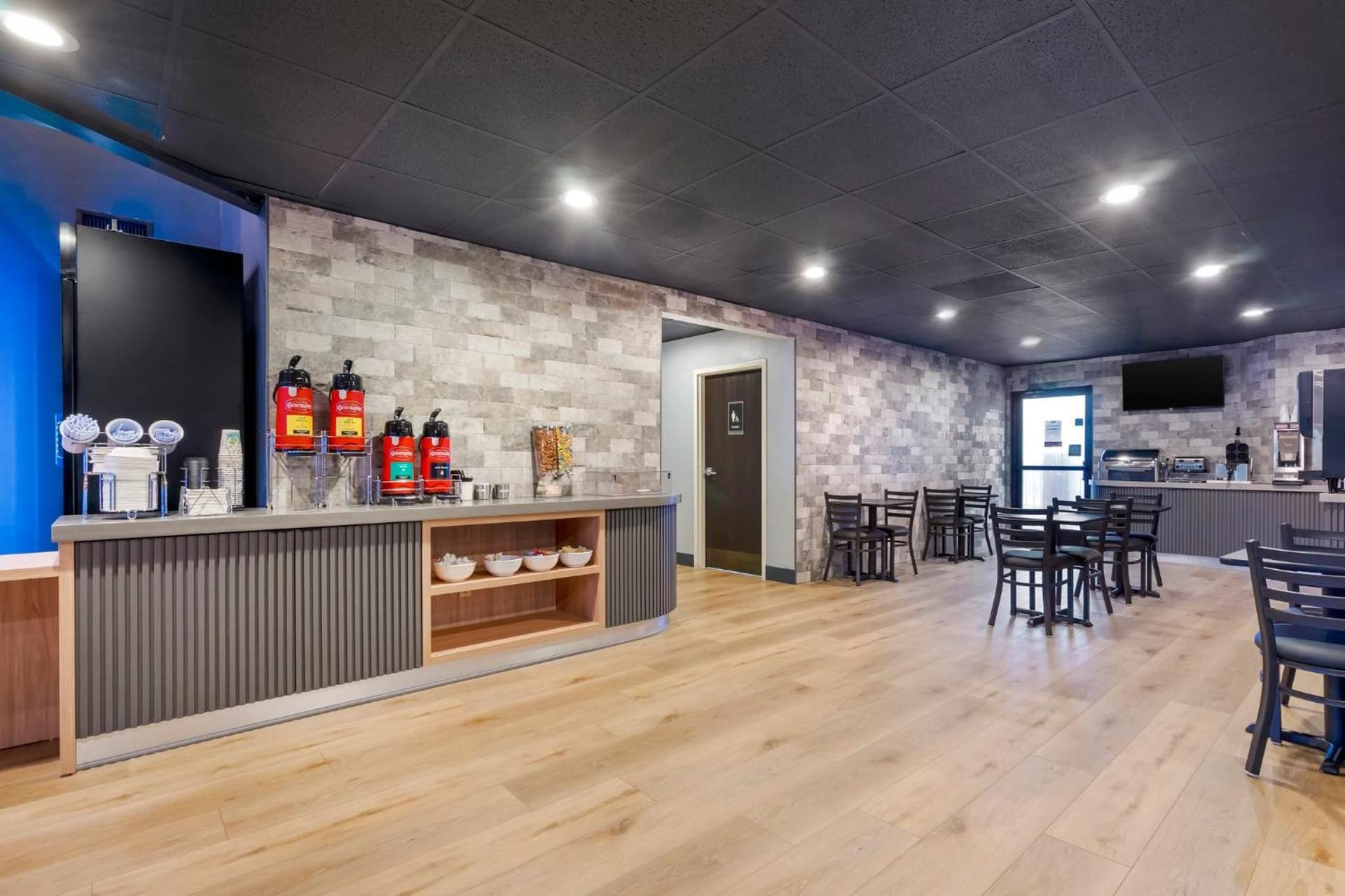 SPOT X Hotel Tampa - Wesley Chapel by The Red Collection gallery photo in Wesley Chapel, FL — image 35