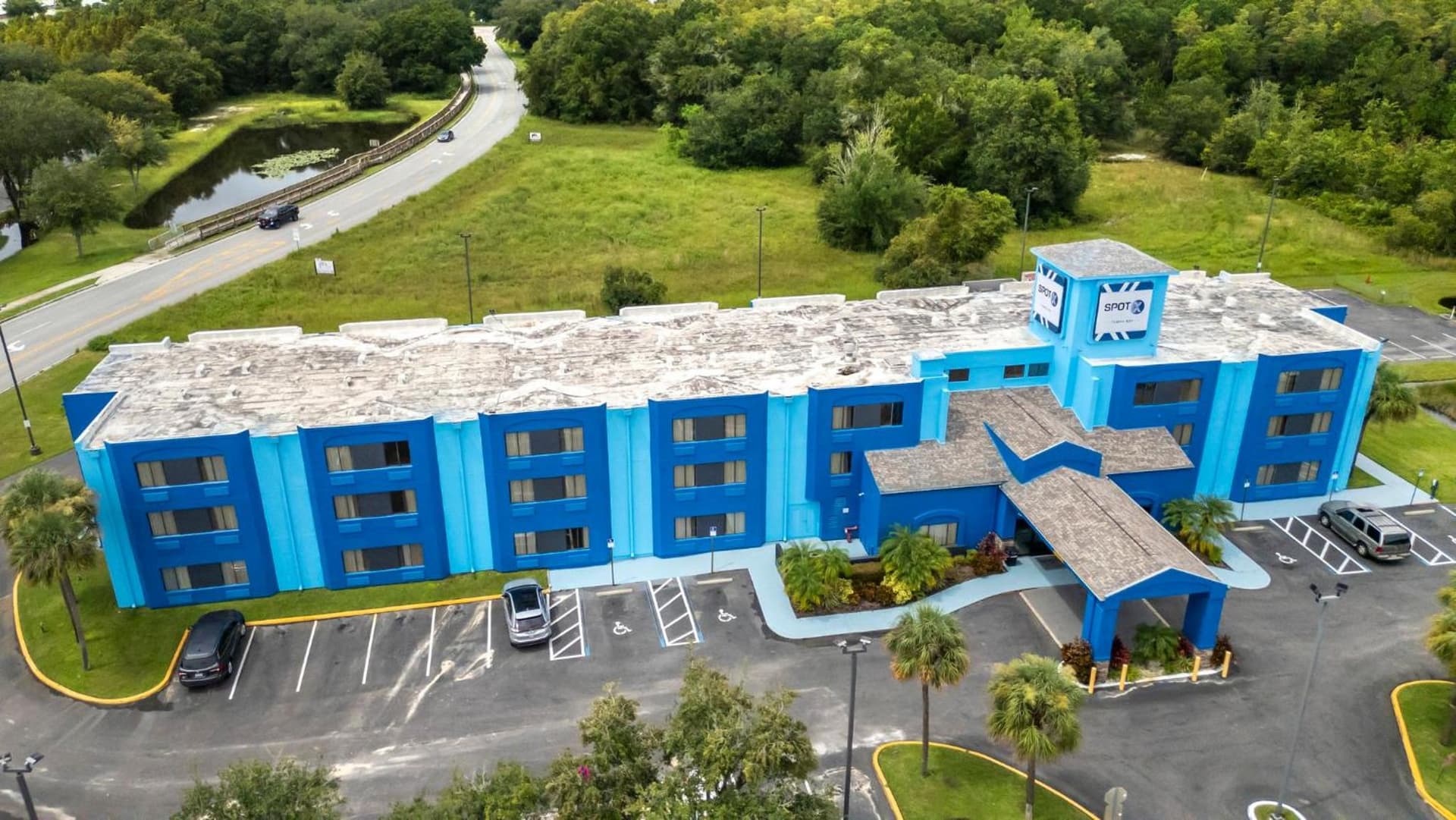 SPOT X Hotel Tampa - Wesley Chapel by The Red Collection interior in Wesley Chapel, FL — gallery photo 2