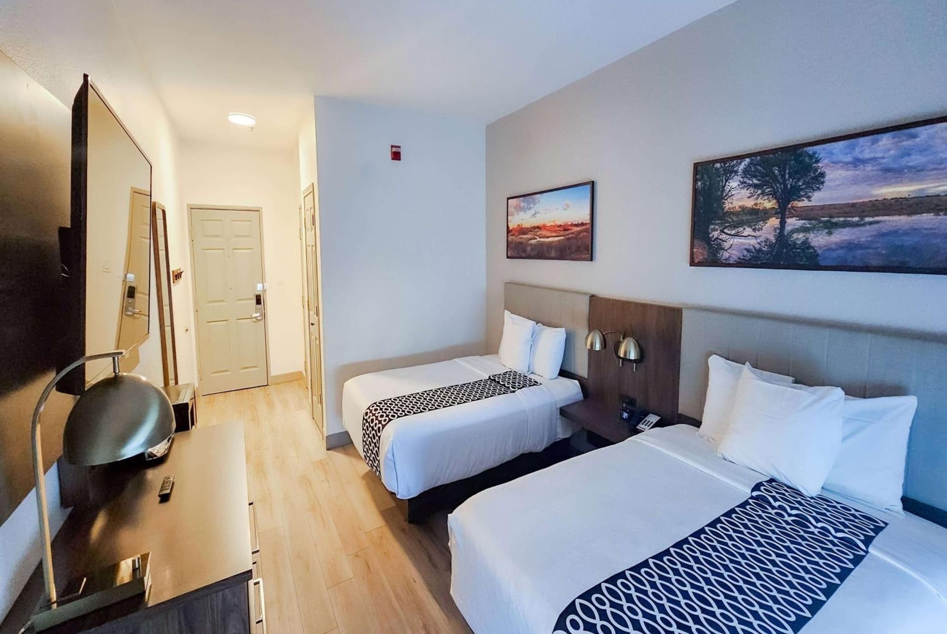 La Quinta by Wyndham Dallas Mesquite interior in Mesquite, TX — gallery photo 2