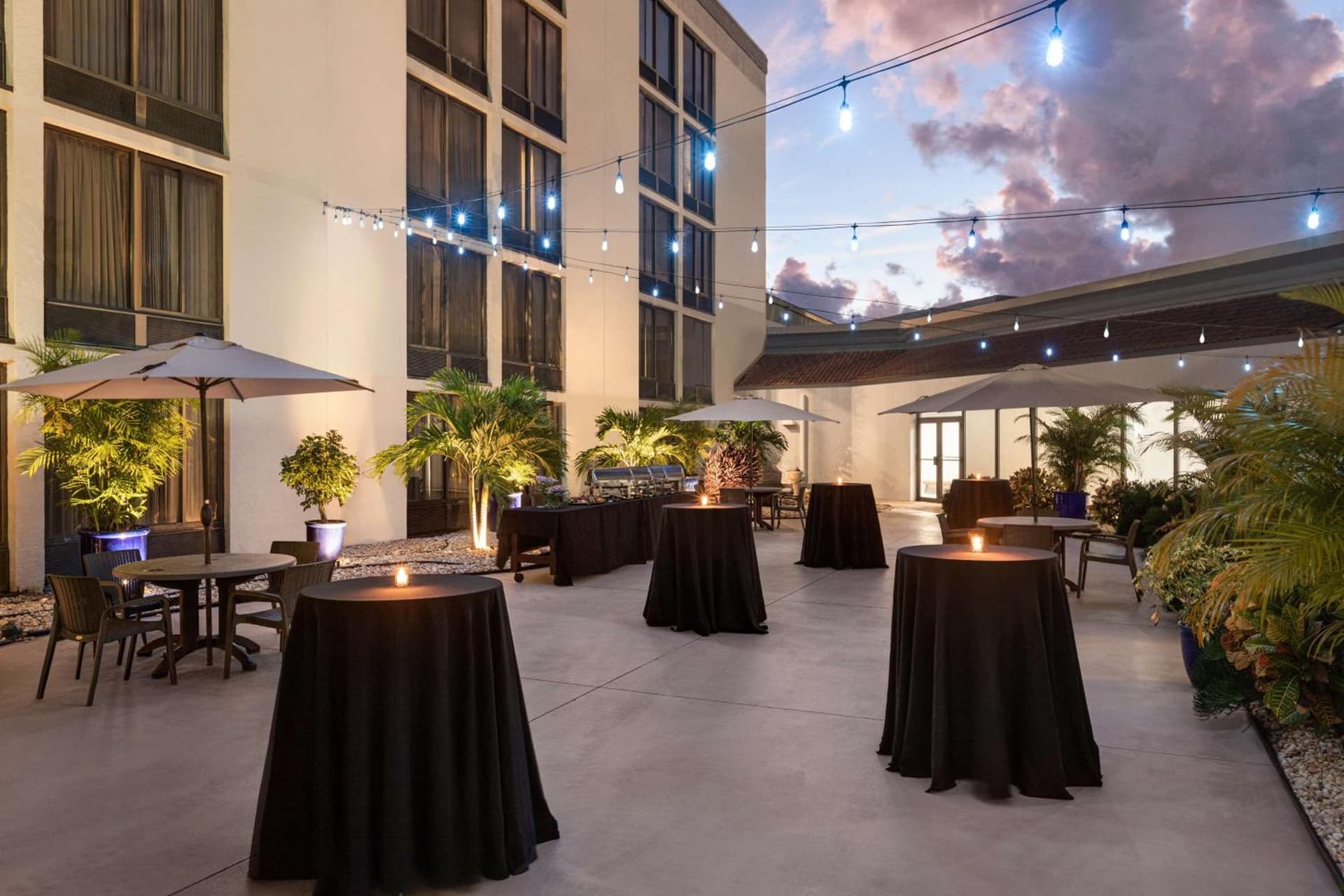 Doubletree by Hilton Fort Myers at Bell Tower Shops gallery photo in Fort Myers, FL — image 5