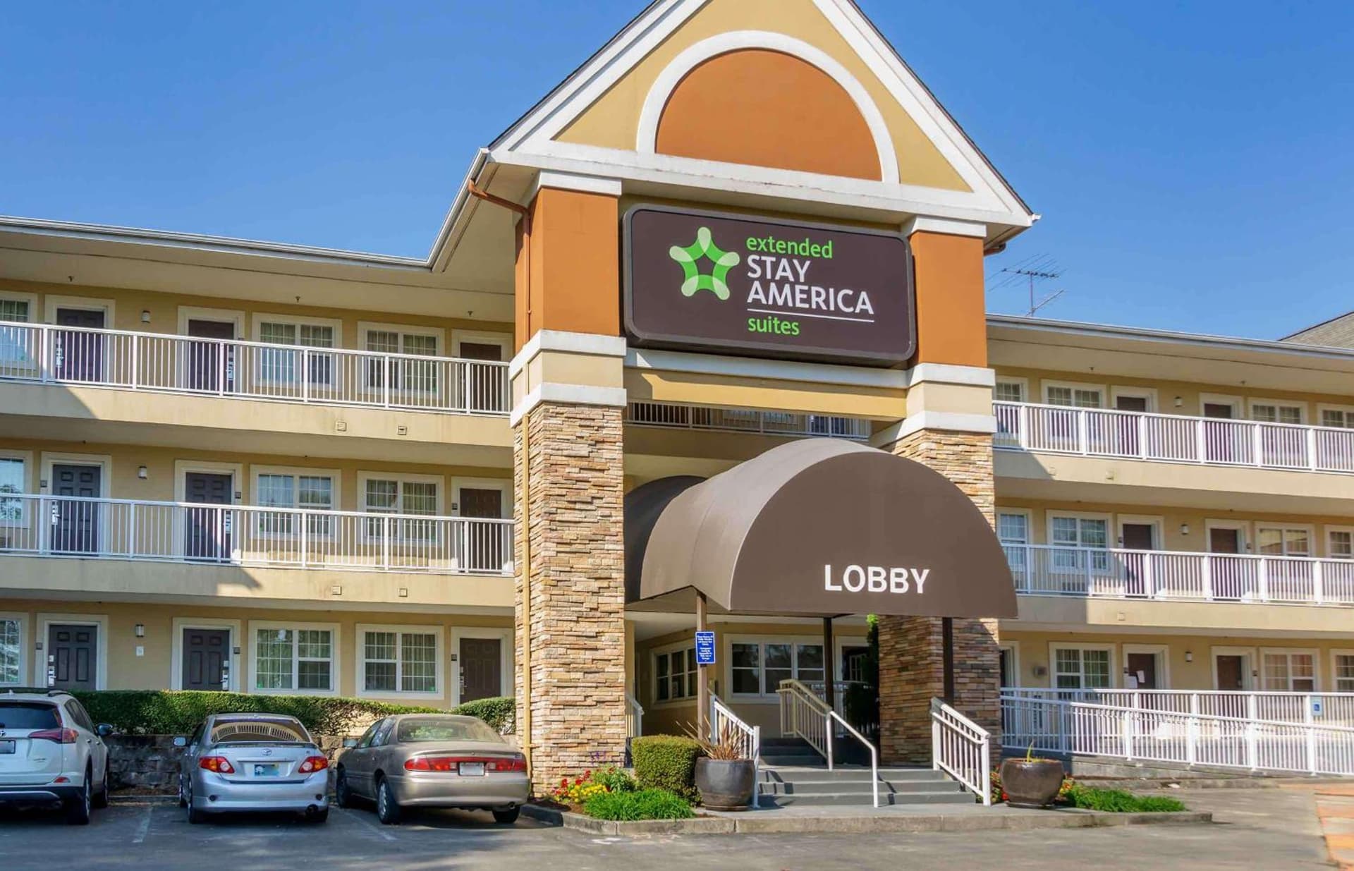 Extended Stay America Suites - Seattle - Tukwila interior in Tukwila, WA — gallery photo 2