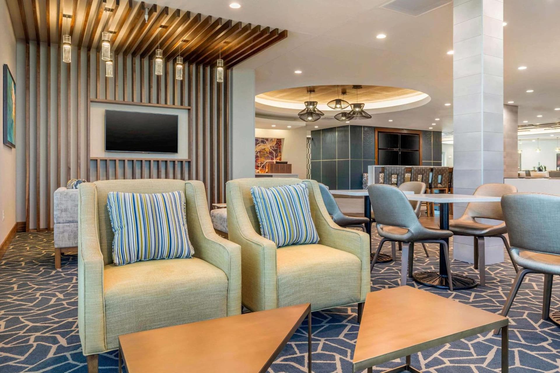Holiday Inn Express Bettendorf - Davenport NE by IHG gallery photo in Bettendorf, IA — image 57