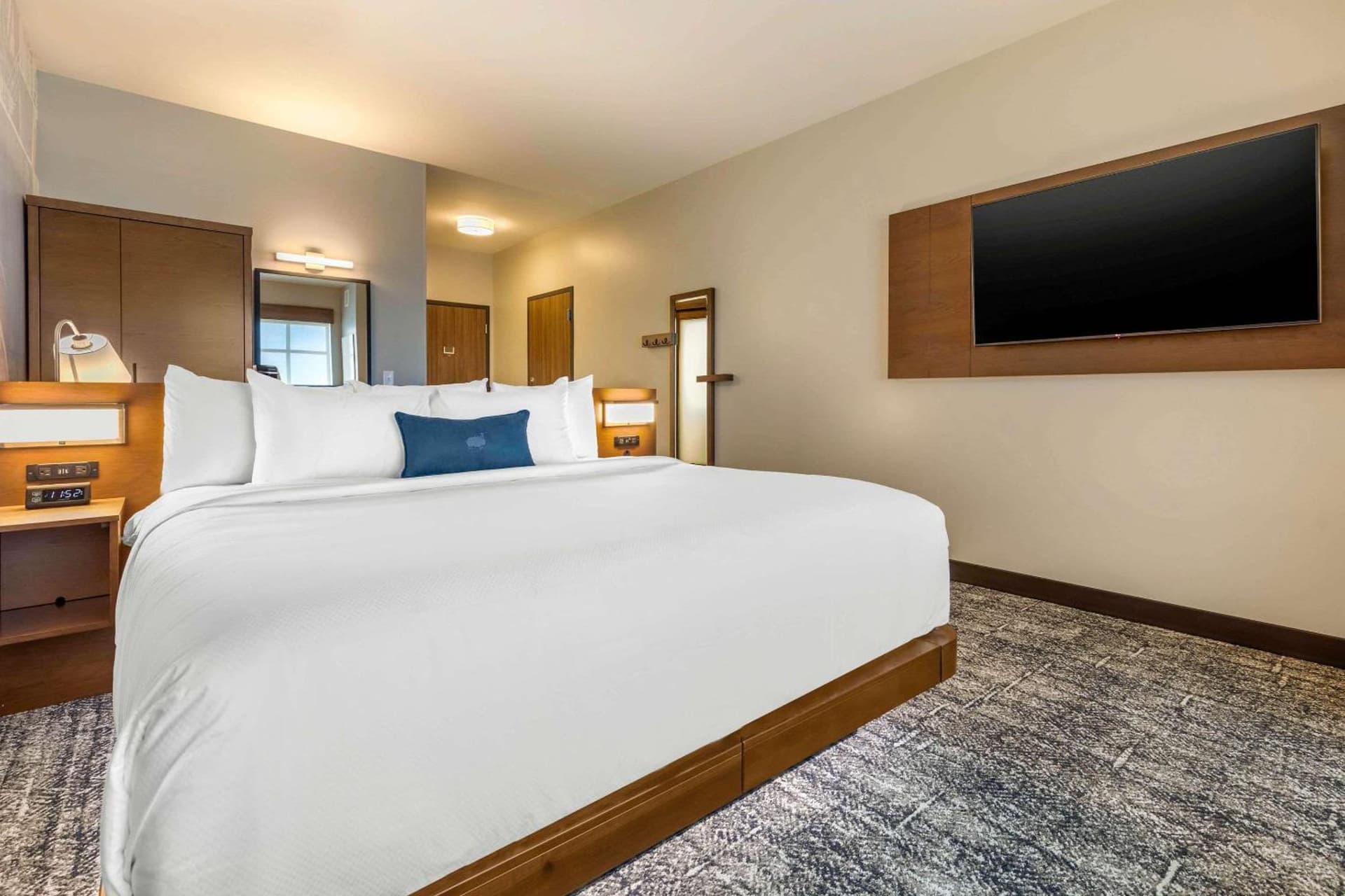 Holiday Inn Express Bettendorf - Davenport NE by IHG gallery photo in Bettendorf, IA — image 63