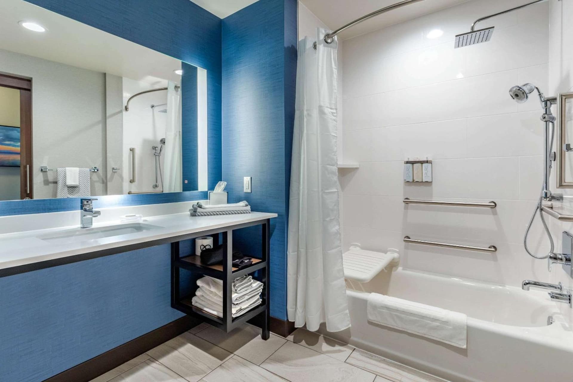 Holiday Inn Express Bettendorf - Davenport NE by IHG gallery photo in Bettendorf, IA — image 22