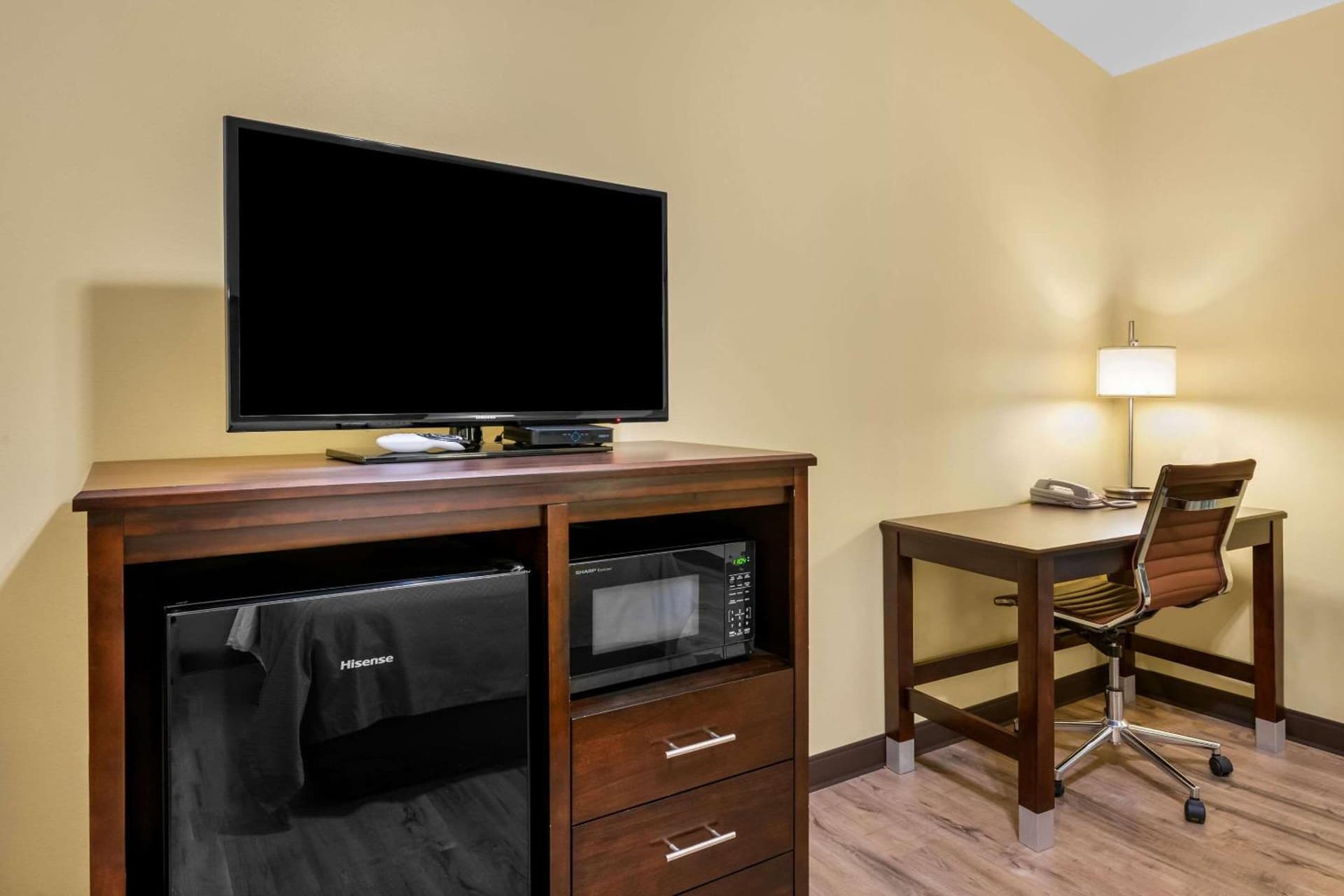 Econo Lodge Inn & Suites Eau Claire South gallery photo in Eau Claire, WI — image 10