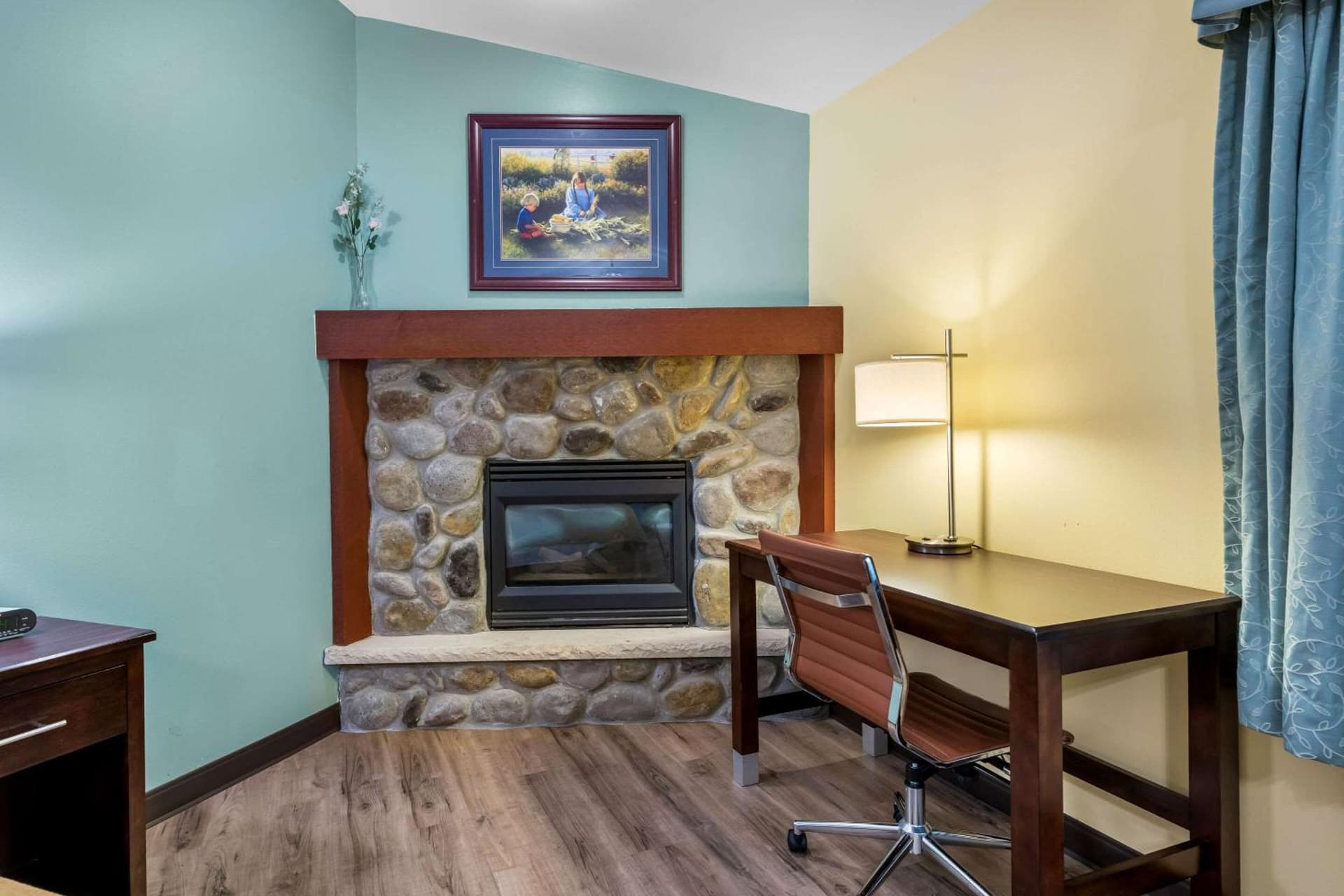 Econo Lodge Inn & Suites Eau Claire South gallery photo in Eau Claire, WI — image 13