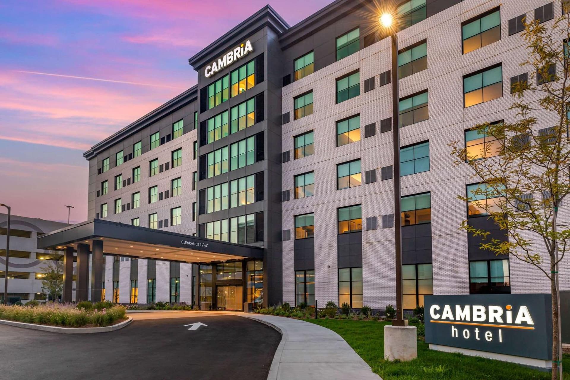 Cambria Hotel New Haven University Area interior in New Haven, CT — gallery photo 2