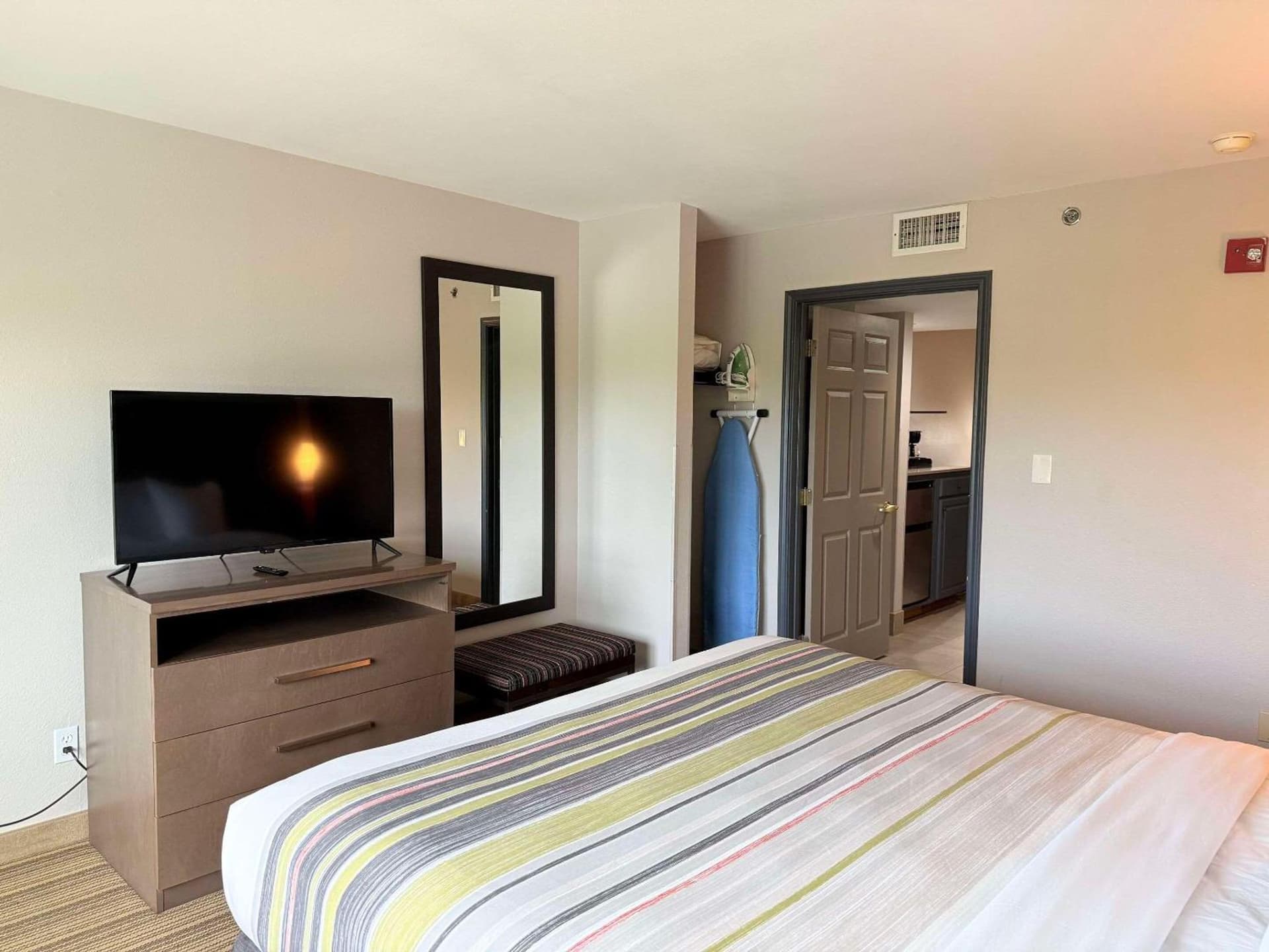 Country Inn & Suites by Radisson, Harlingen, TX gallery photo in Harlingen, TX — image 35