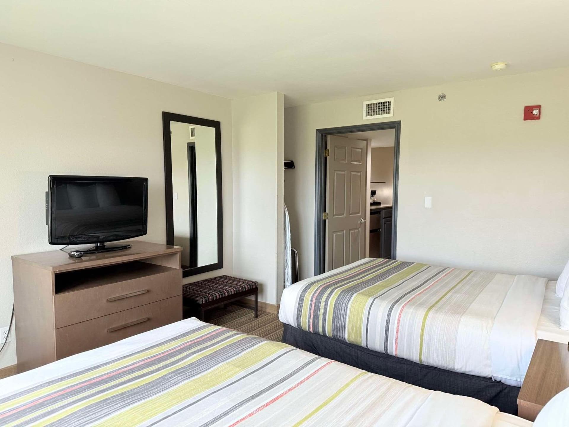 Country Inn & Suites by Radisson, Harlingen, TX gallery photo in Harlingen, TX — image 29
