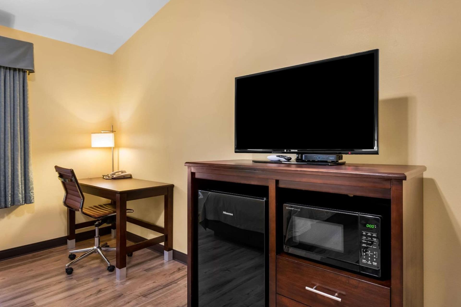 Econo Lodge Inn & Suites Eau Claire South gallery photo in Eau Claire, WI — image 16