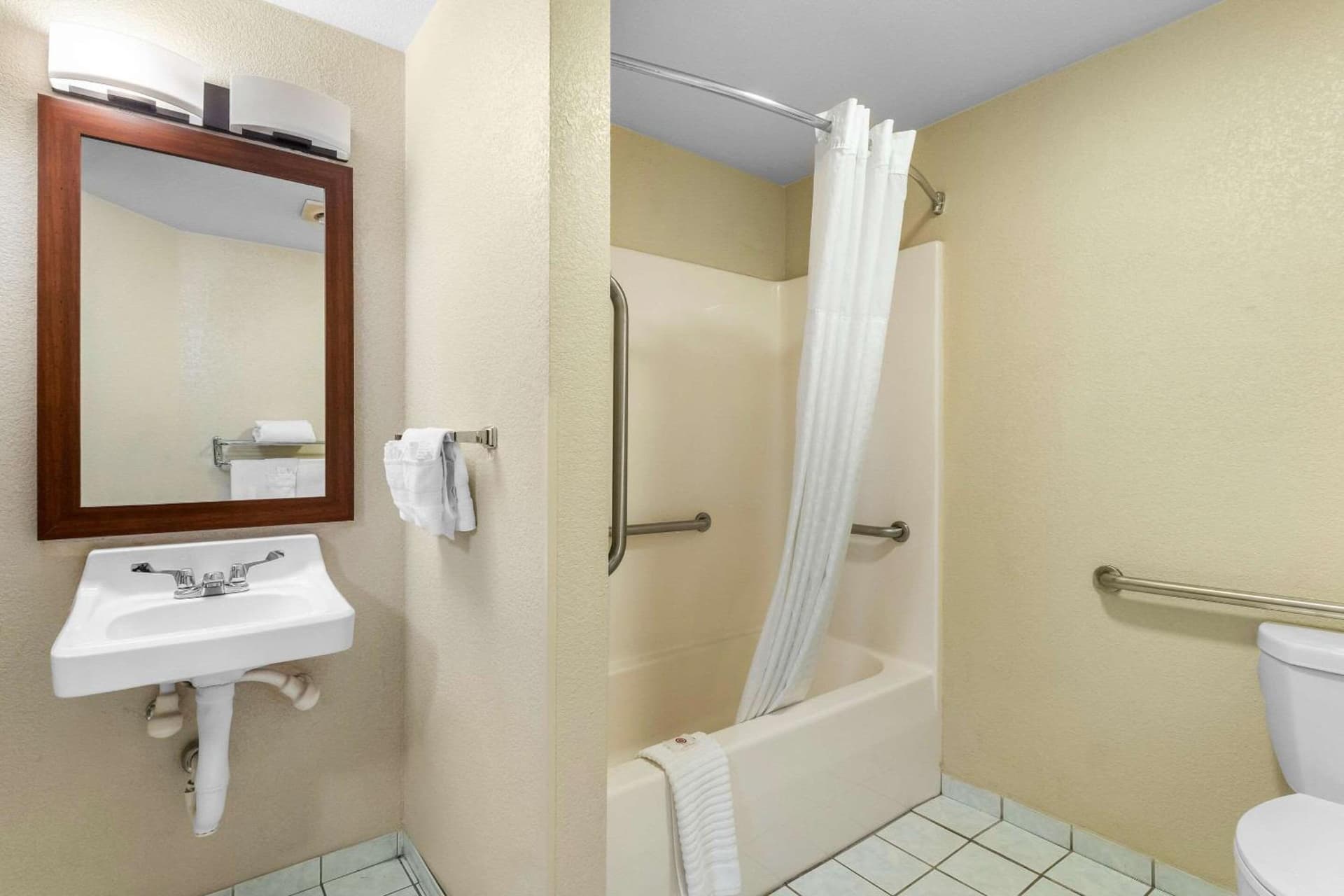 Comfort Inn & Suites Greeley gallery photo in Greeley, CO — image 32