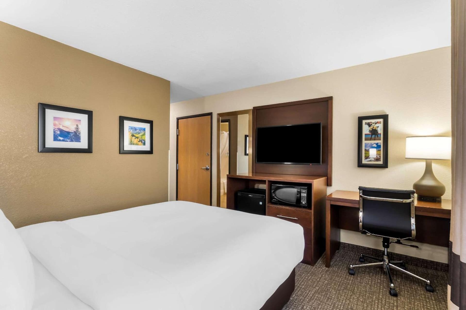 Comfort Inn & Suites Greeley gallery photo in Greeley, CO — image 28