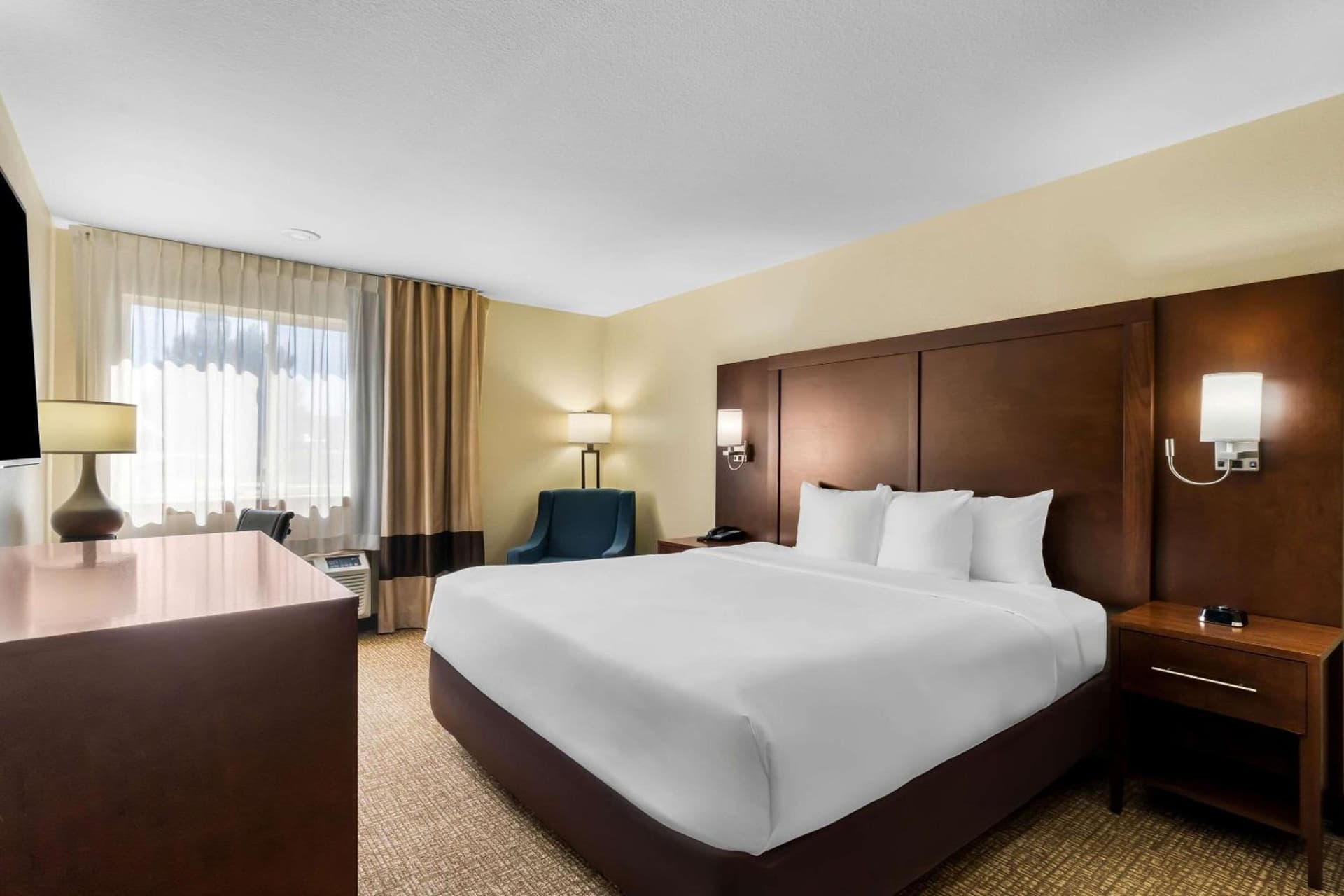 Comfort Inn & Suites Greeley gallery photo in Greeley, CO — image 16