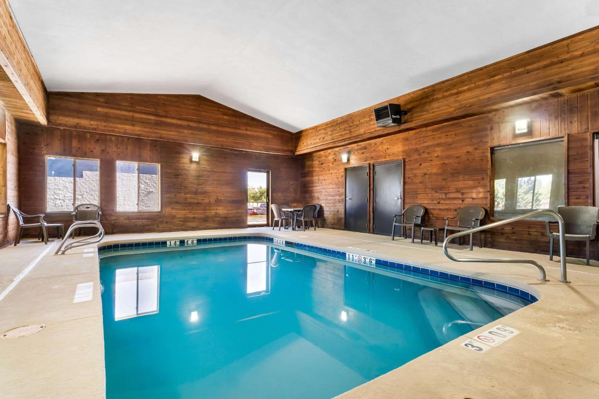 Comfort Inn & Suites Greeley gallery photo in Greeley, CO — image 34